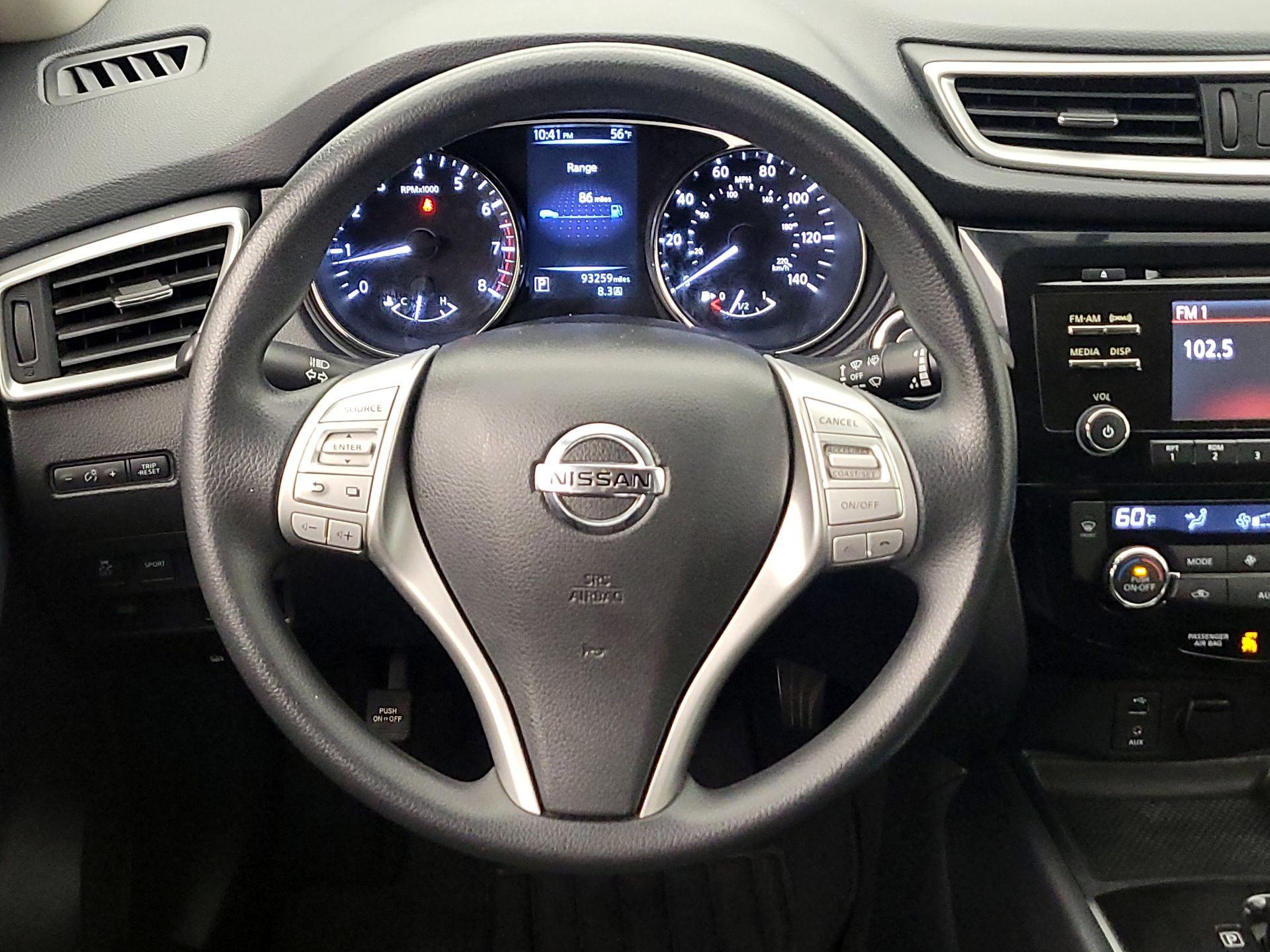 Thumbnail: 2016 Nissan Rogue - 10