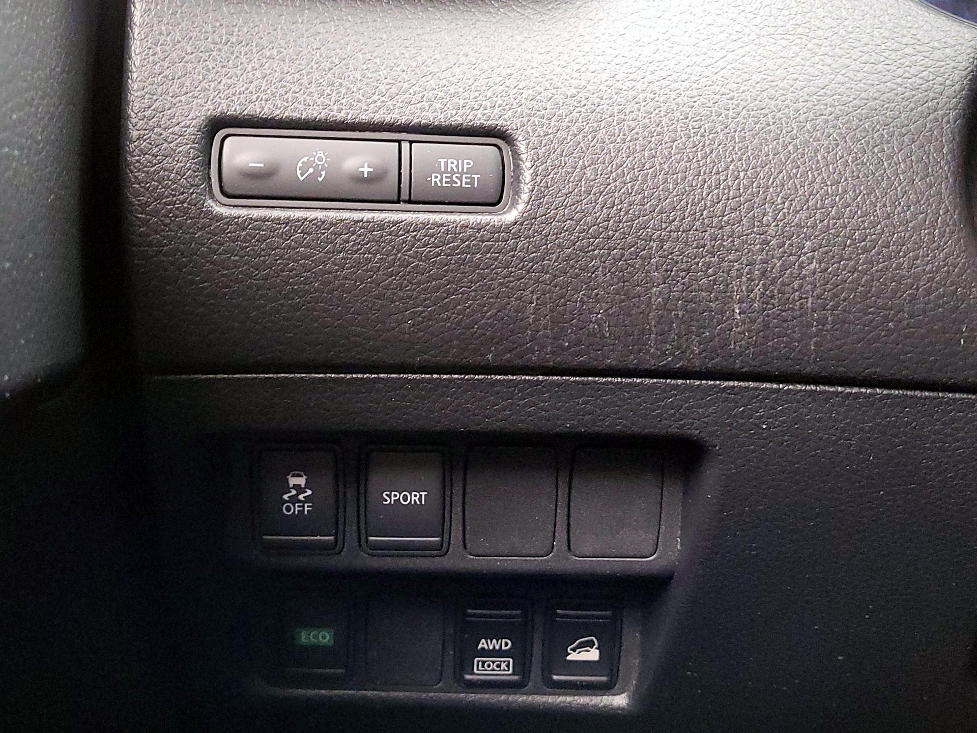 Thumbnail: 2016 Nissan Rogue - 13