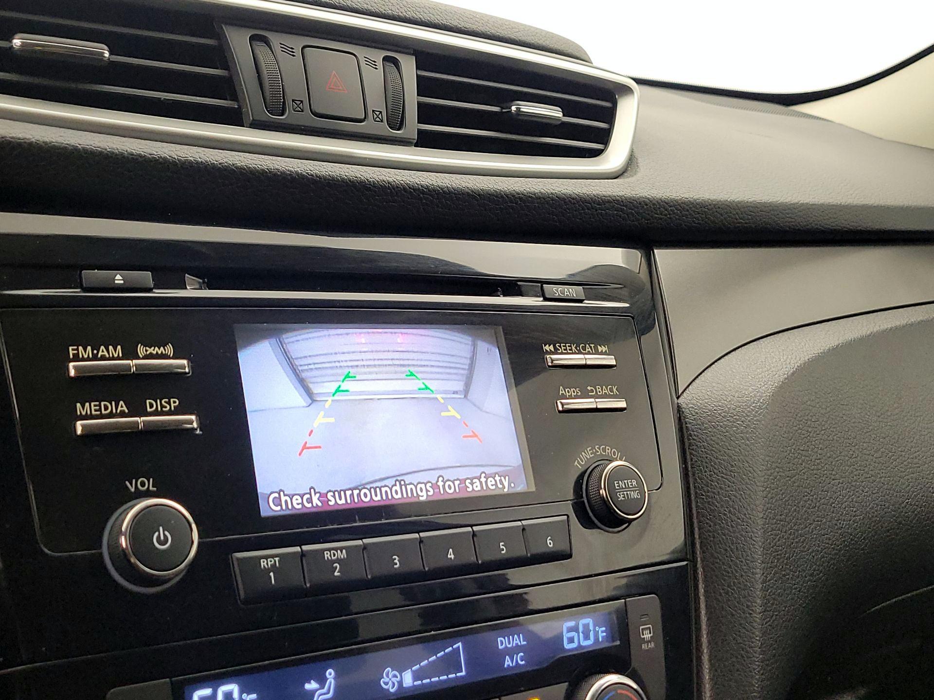 Thumbnail: 2016 Nissan Rogue - 14