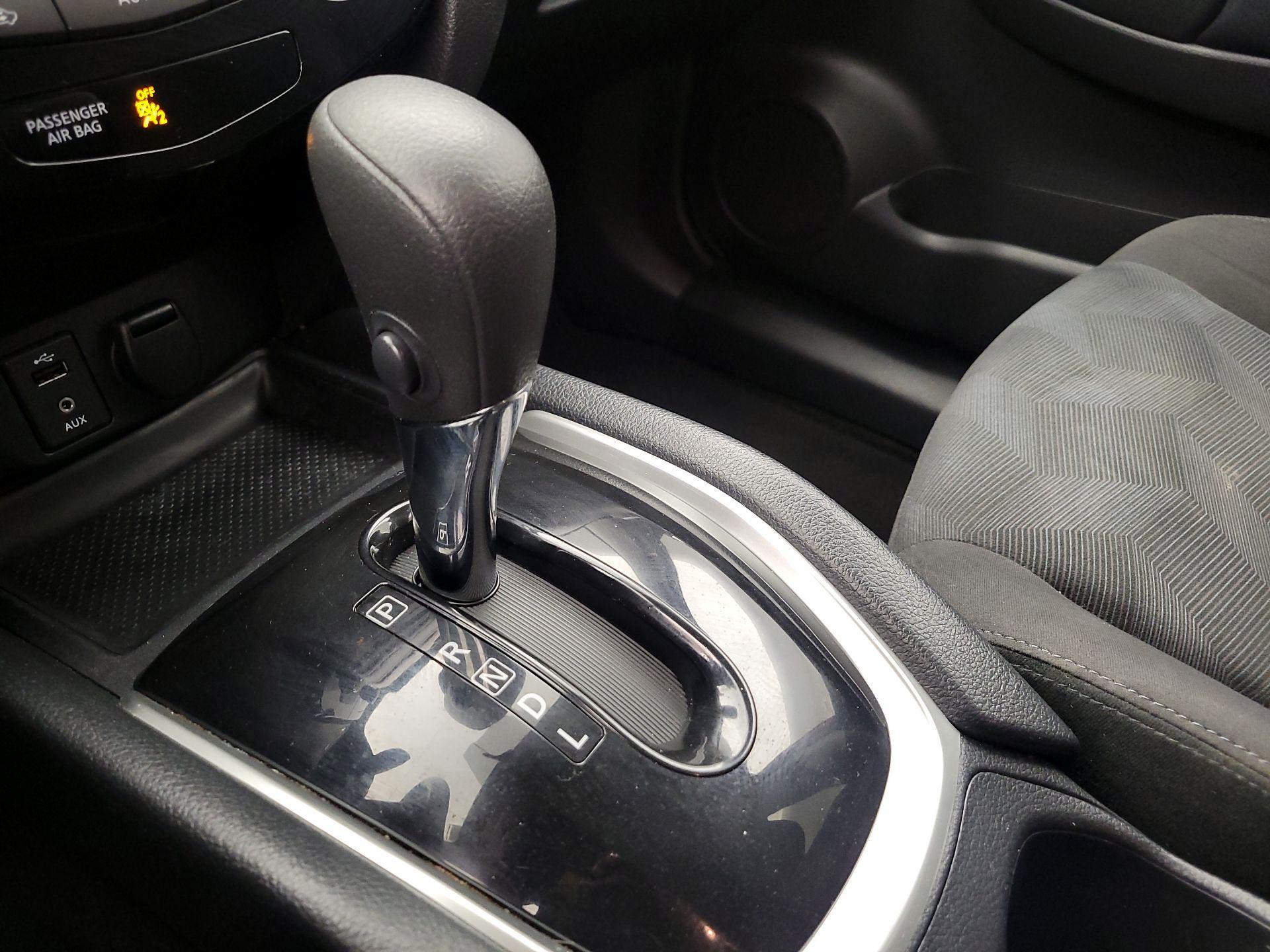 Thumbnail: 2016 Nissan Rogue - 17