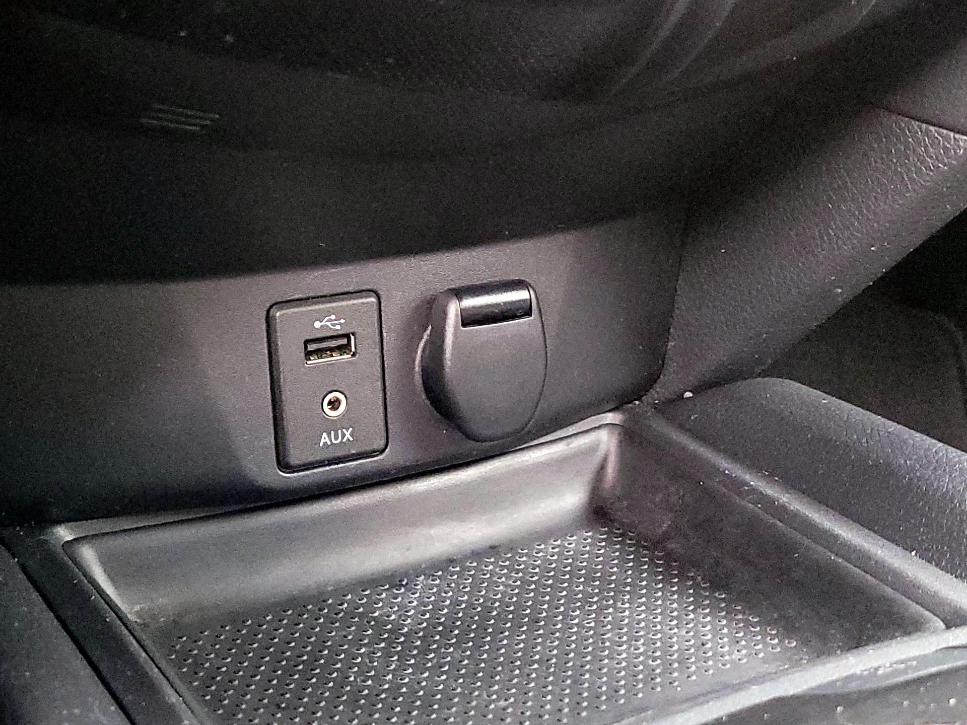 Thumbnail: 2016 Nissan Rogue - 18