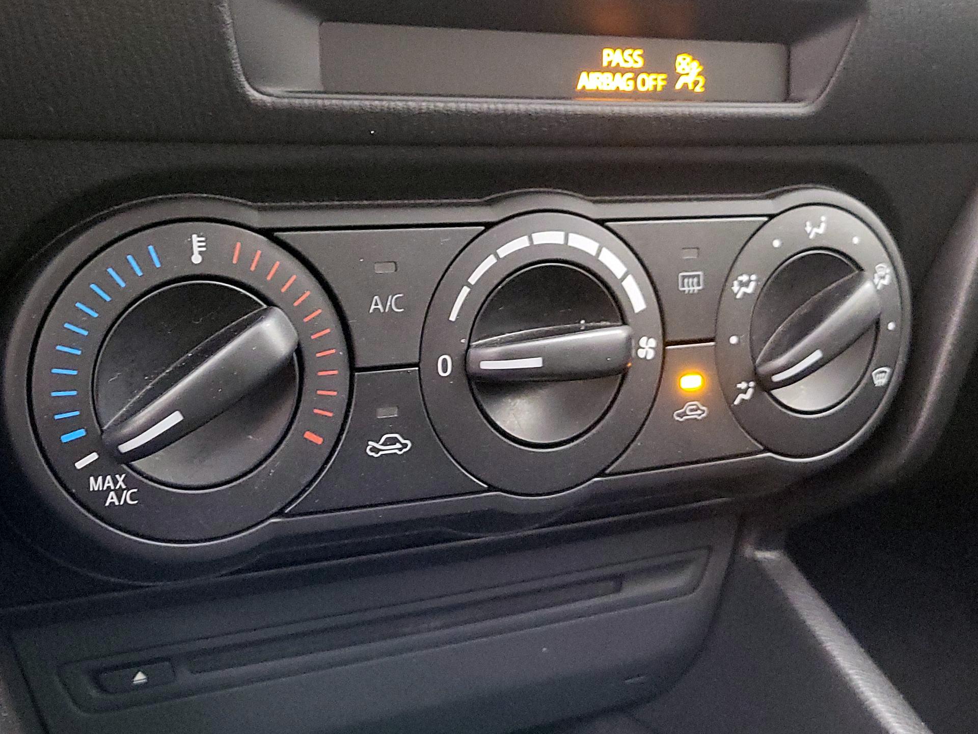 Thumbnail: 2014 Mazda Mazda3 - 15