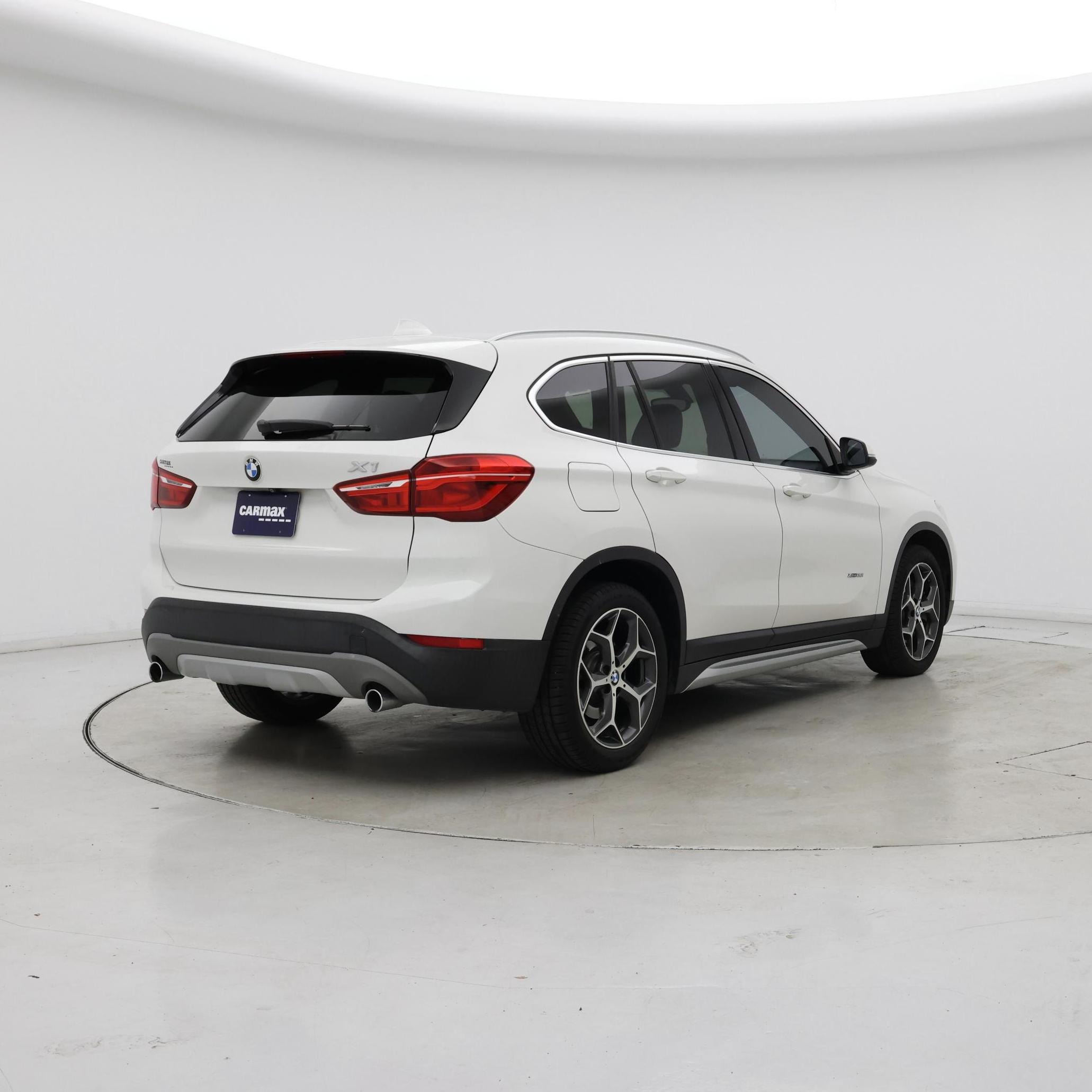 Thumbnail: 2018 BMW X1 - 8