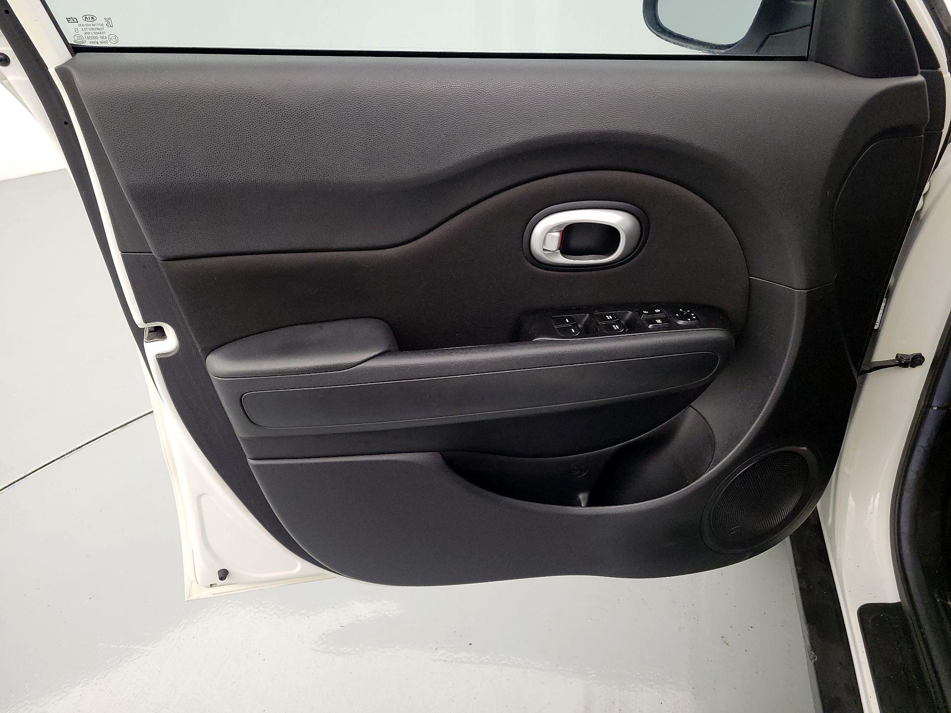 Thumbnail: 2015 Kia Soul - 12