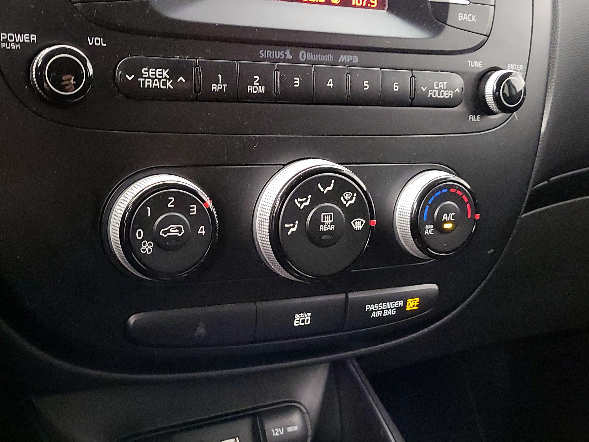 Thumbnail: 2015 Kia Soul - 15