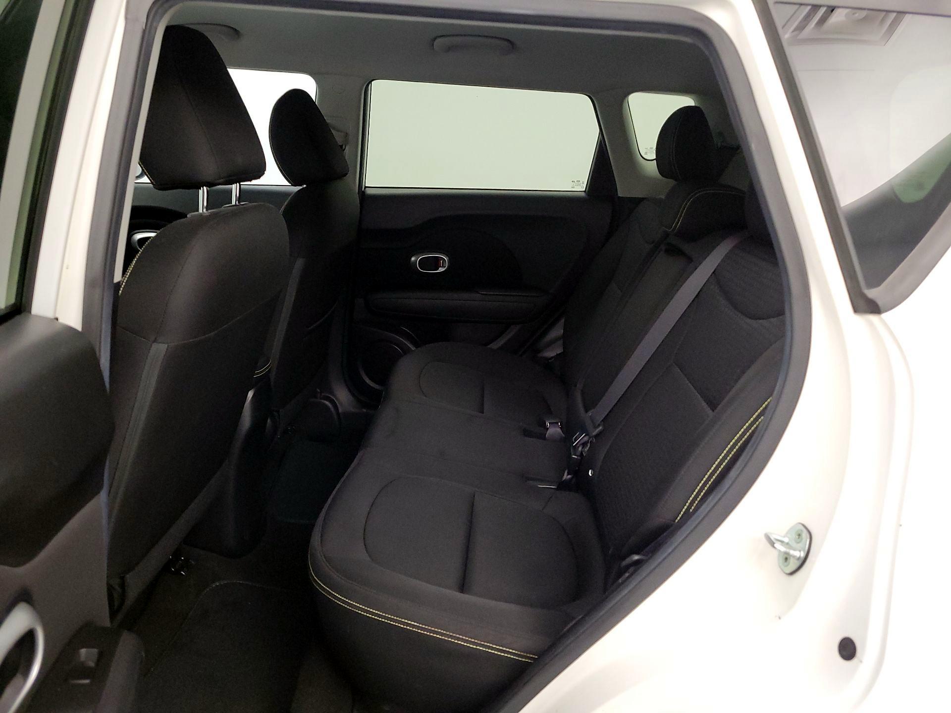 Thumbnail: 2015 Kia Soul - 18