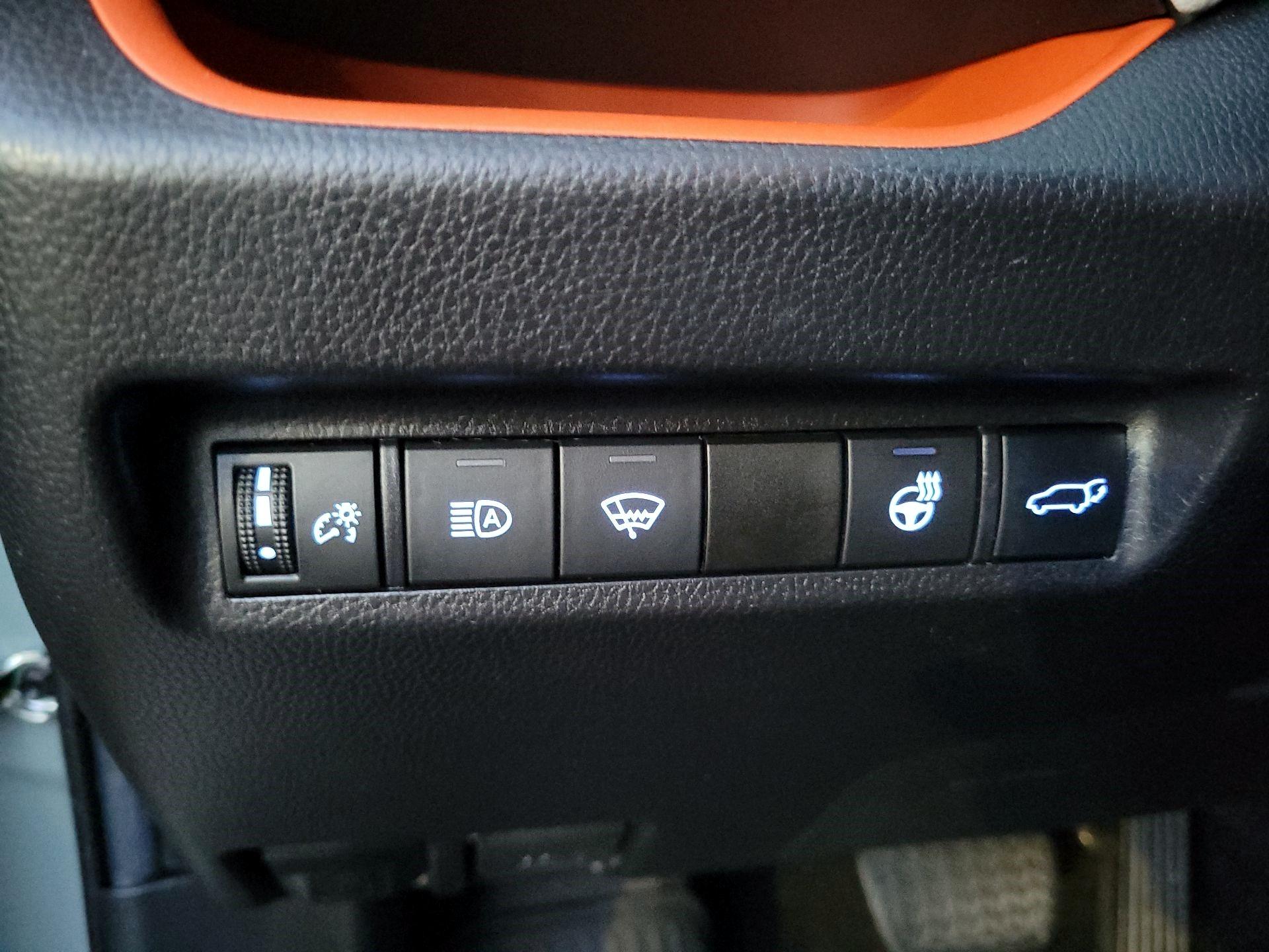 Thumbnail: 2019 Toyota RAV4 - 11