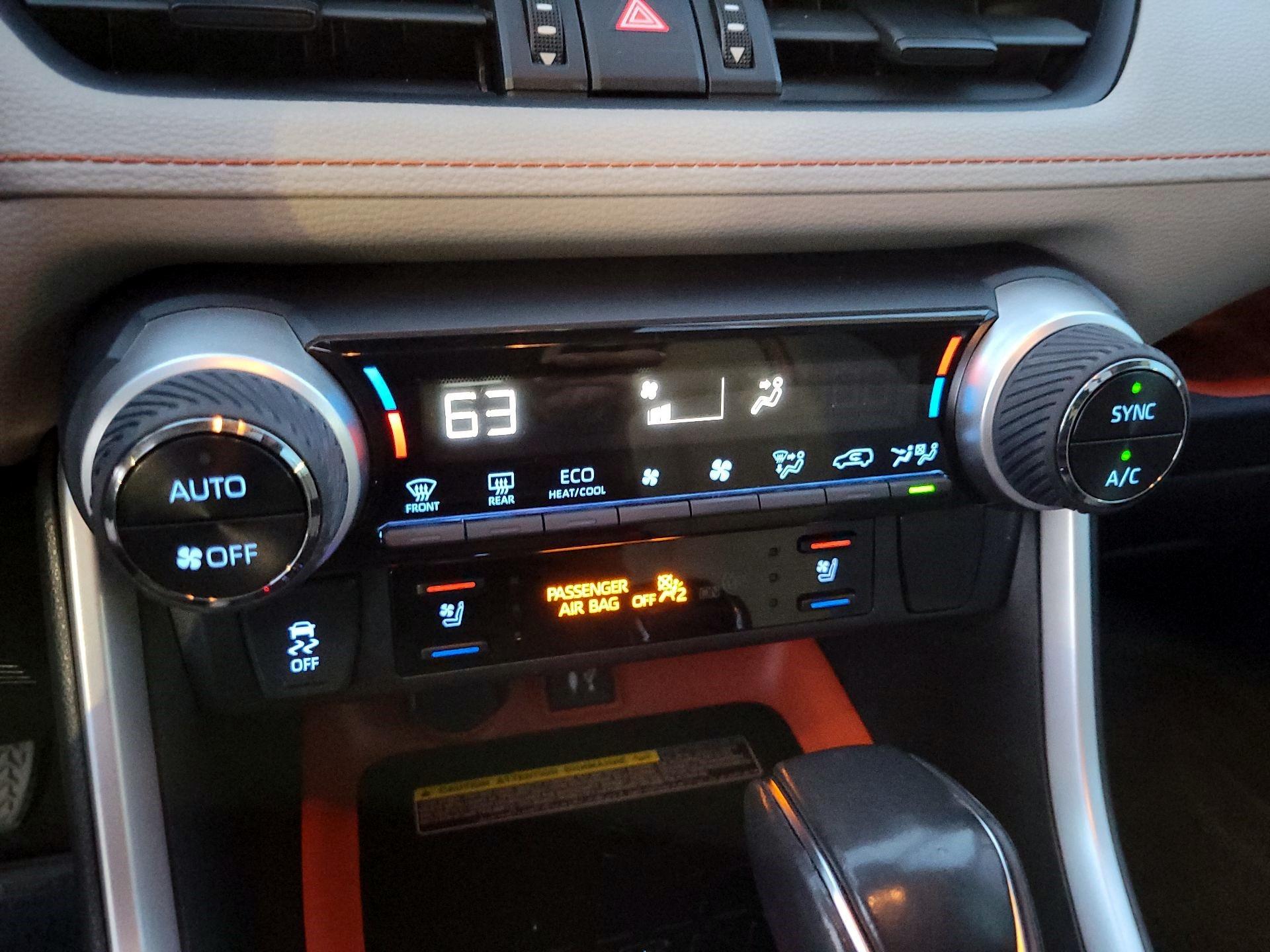 Thumbnail: 2019 Toyota RAV4 - 15