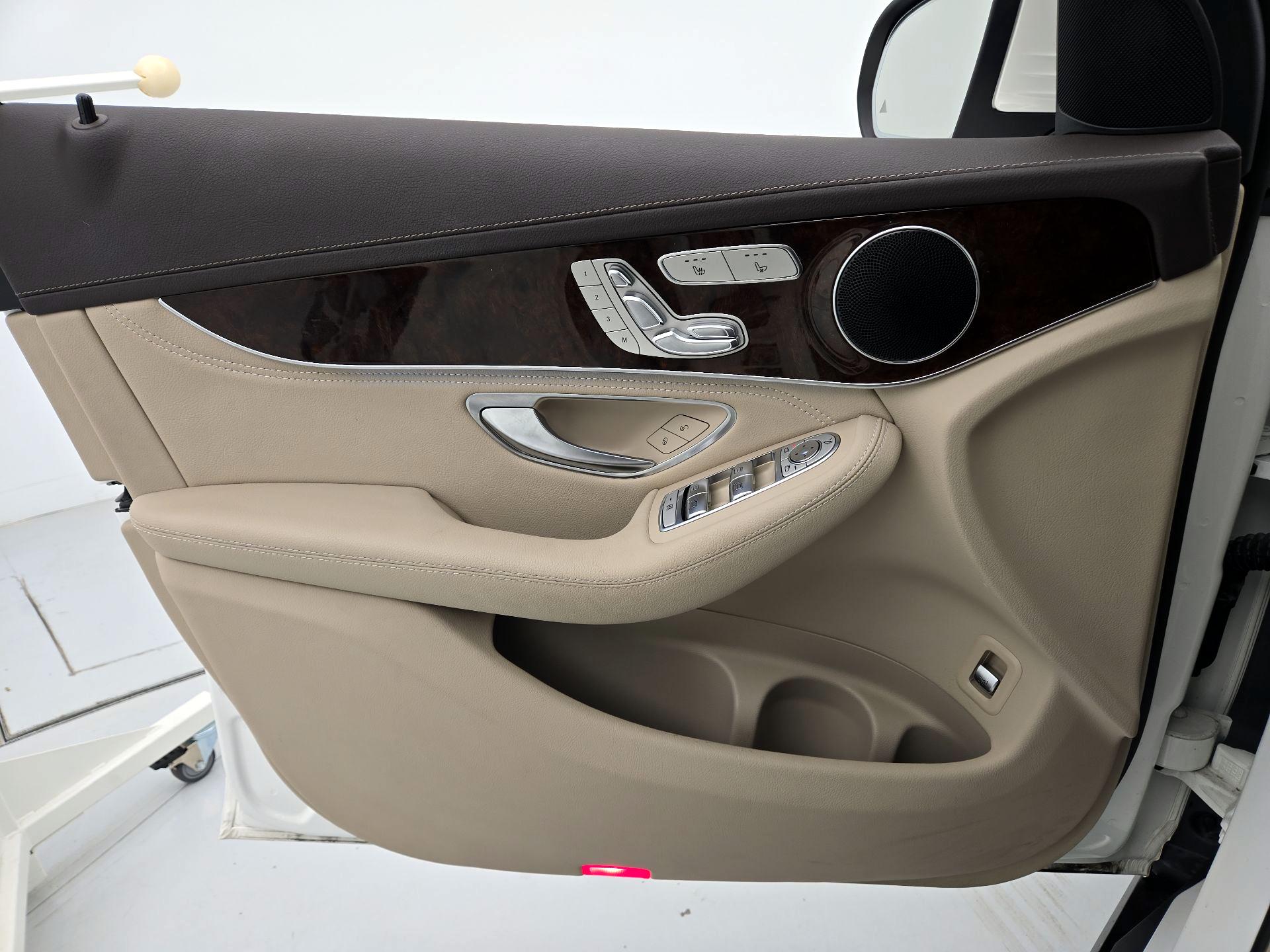 Thumbnail: 2018 Mercedes-Benz GLC - 12