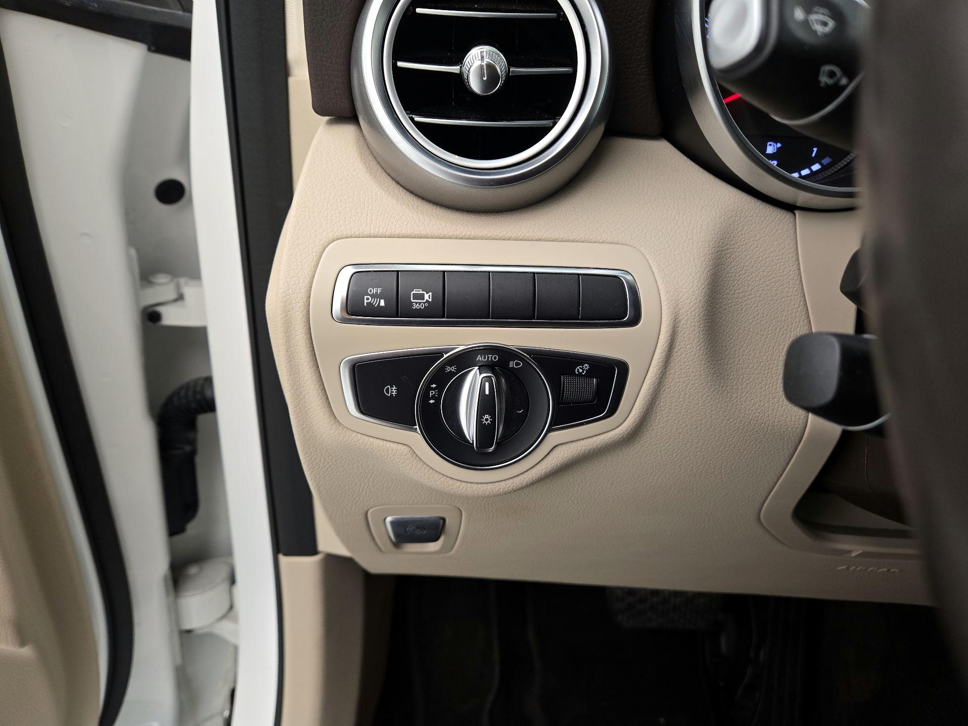 Thumbnail: 2018 Mercedes-Benz GLC - 13