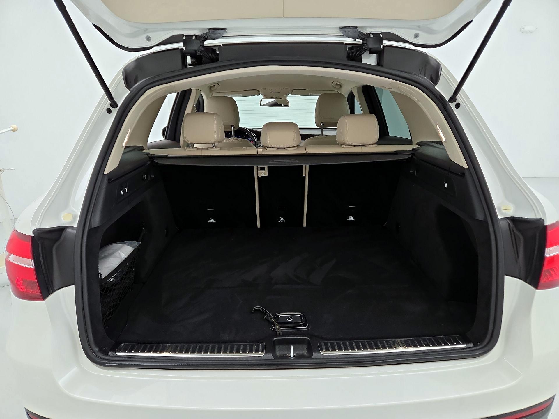 Thumbnail: 2018 Mercedes-Benz GLC - 20