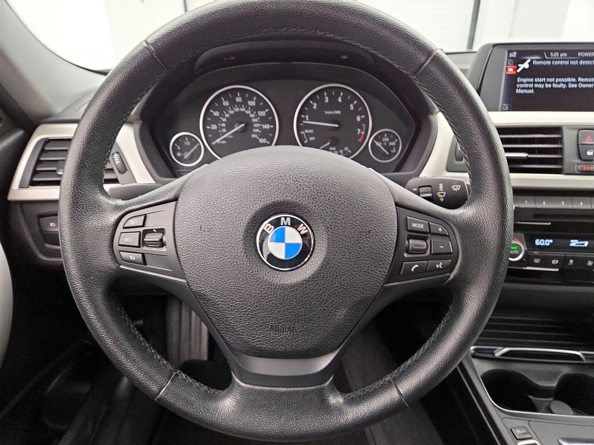 Thumbnail: 2016 BMW 3 Series - 10