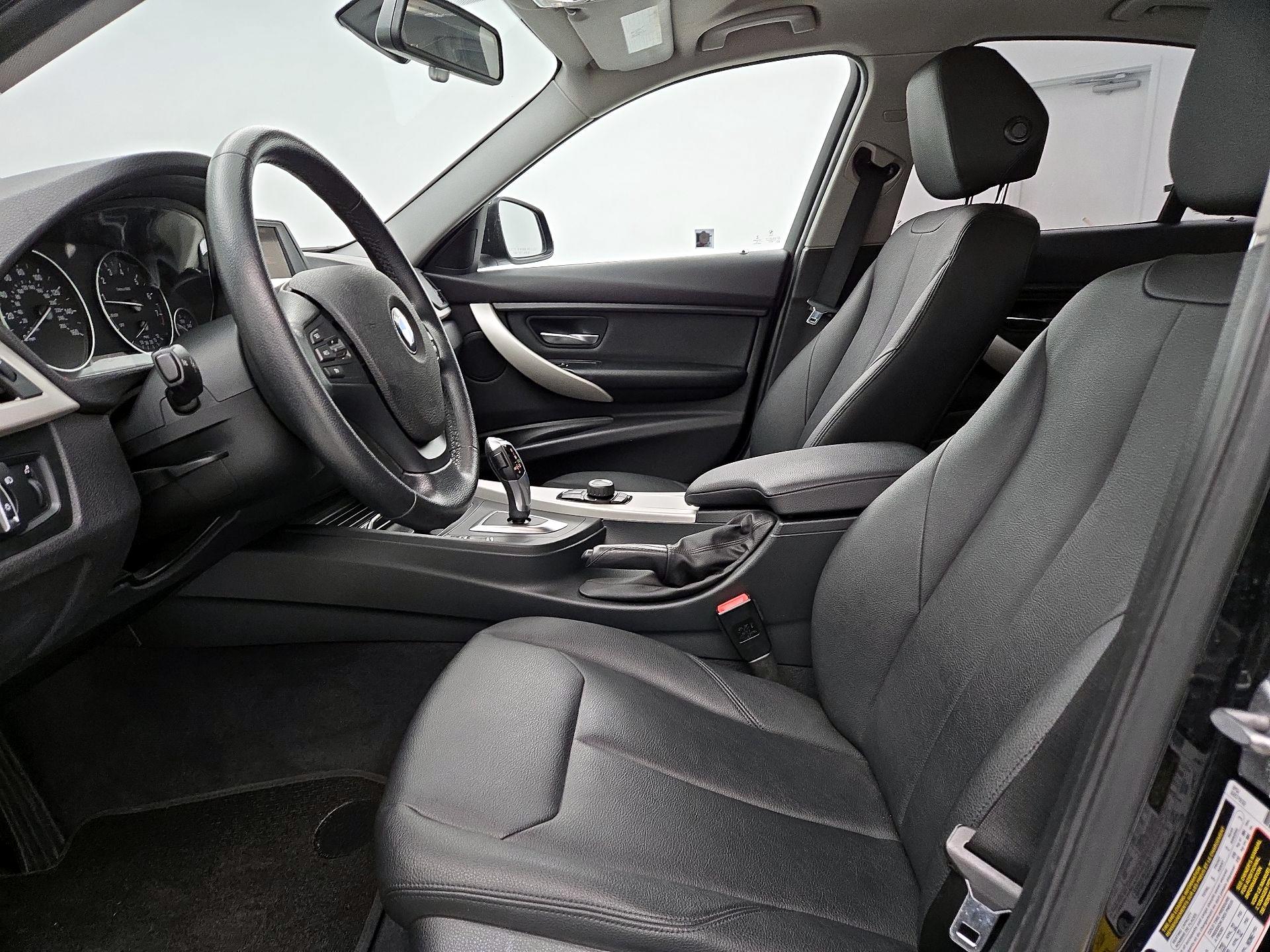 Thumbnail: 2016 BMW 3 Series - 11