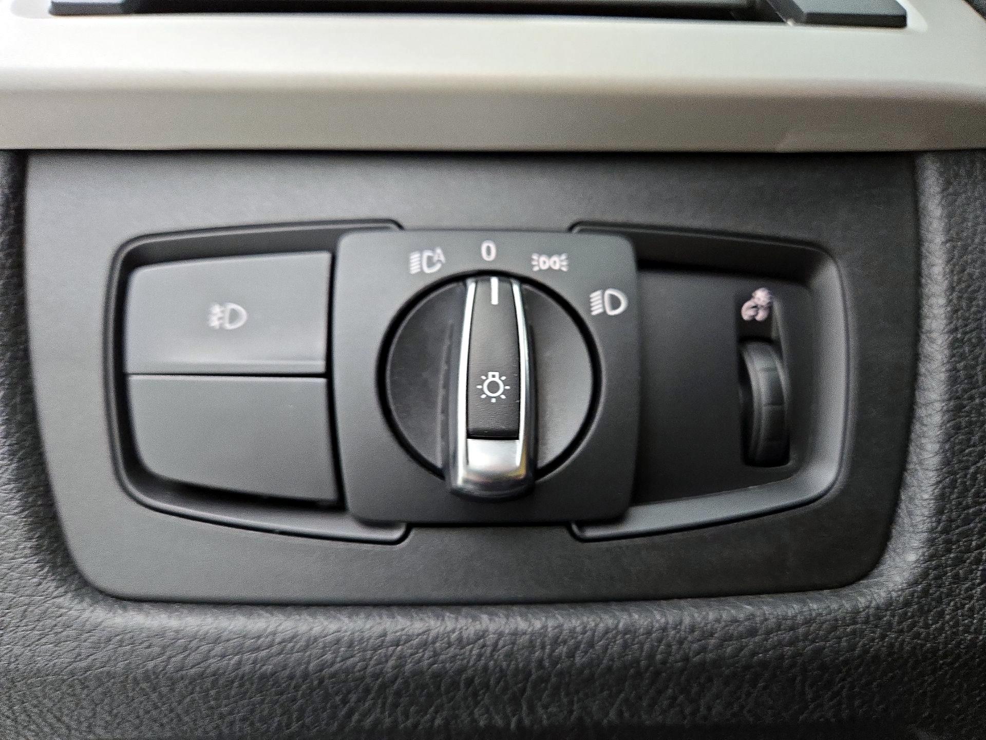 Thumbnail: 2016 BMW 3 Series - 13