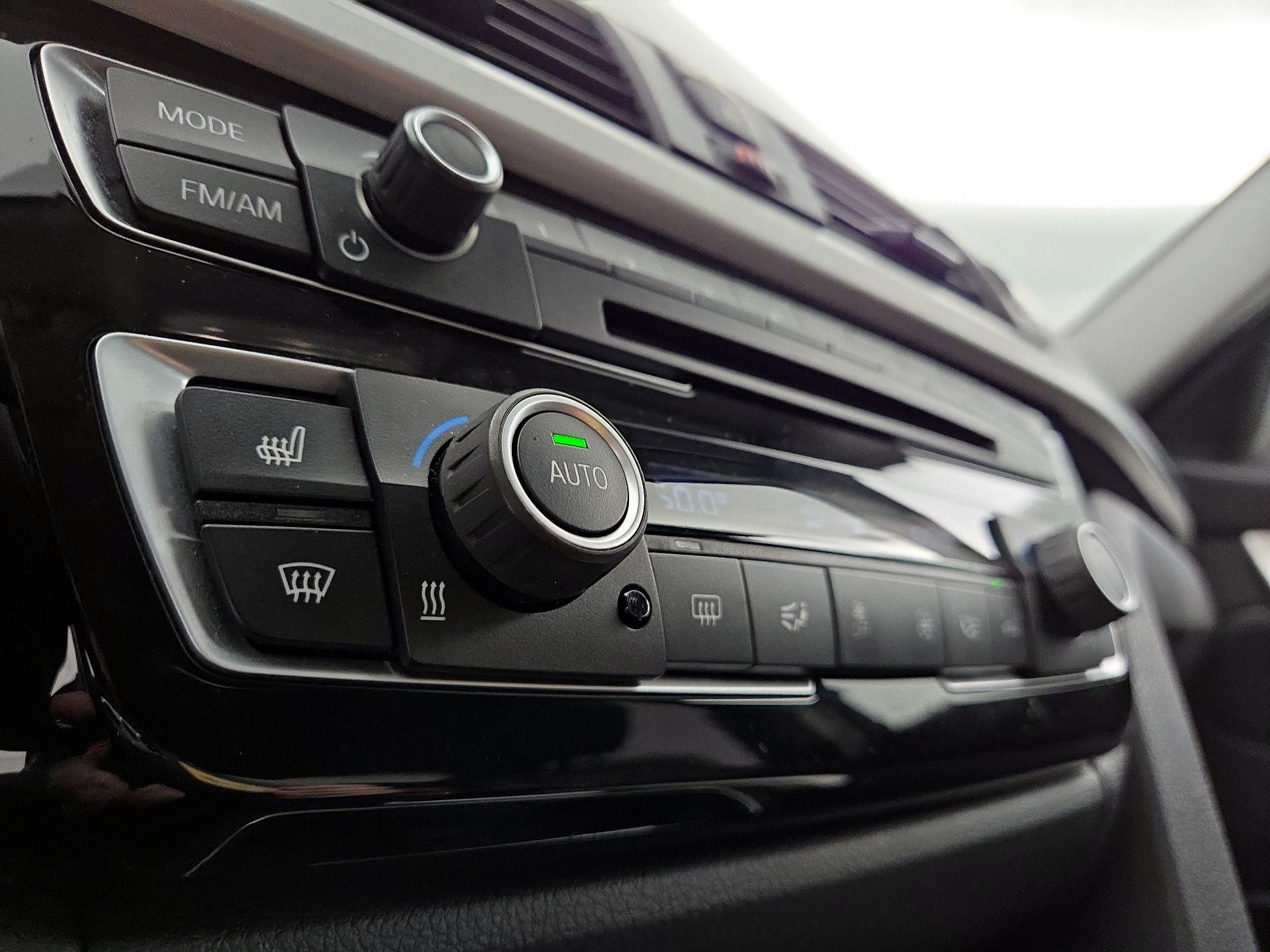 Thumbnail: 2016 BMW 3 Series - 15