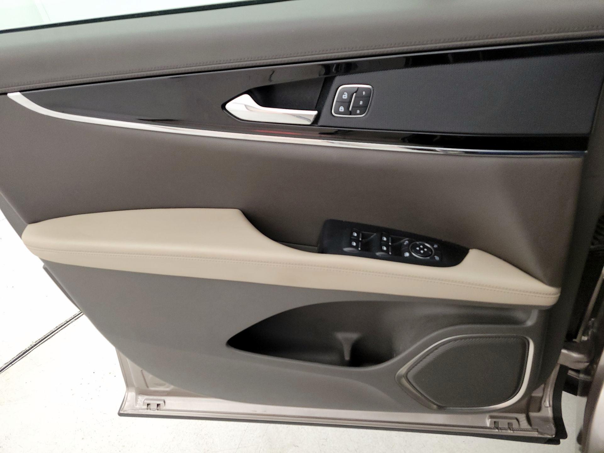 Thumbnail: 2021 Lincoln Nautilus - 12