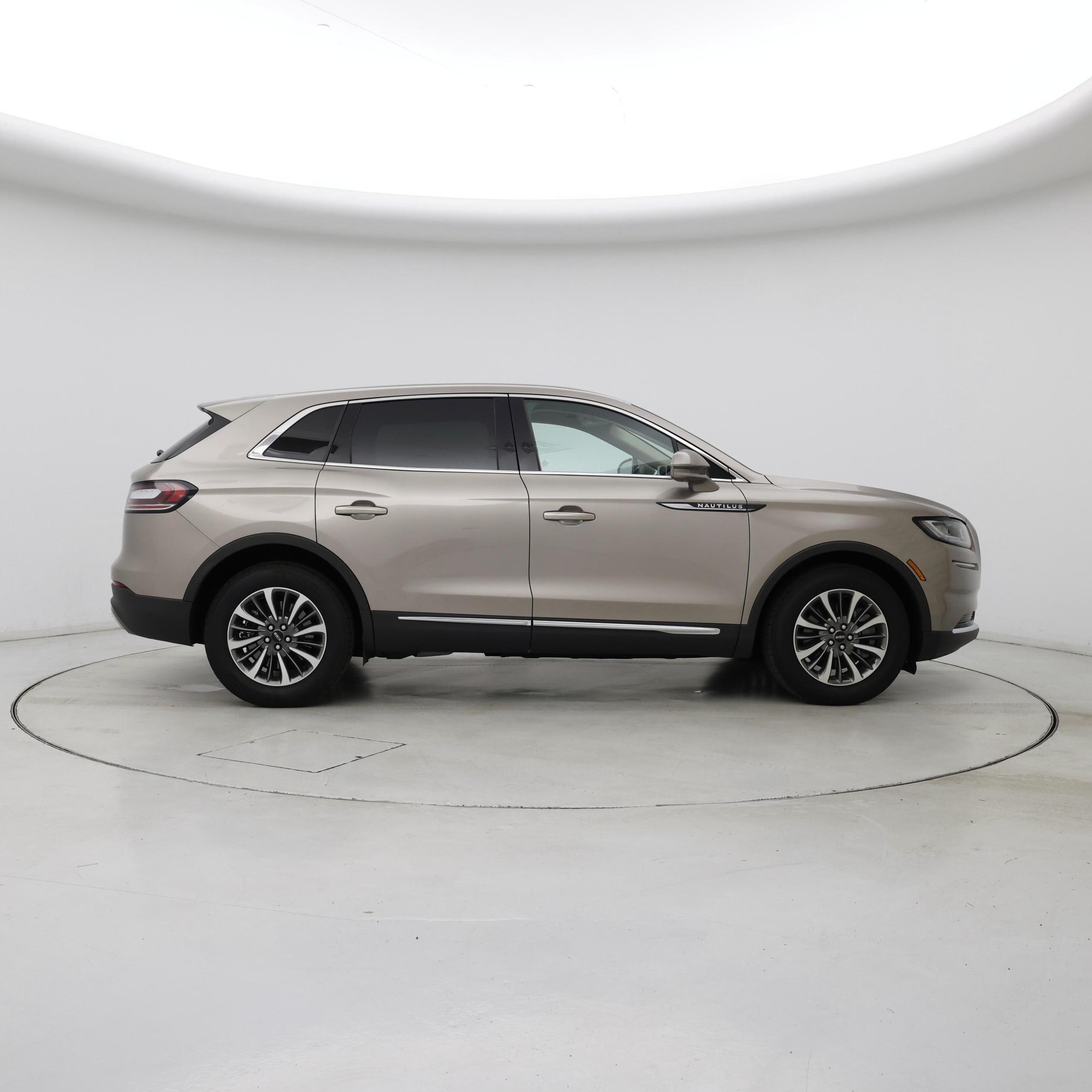 Thumbnail: 2021 Lincoln Nautilus - 7