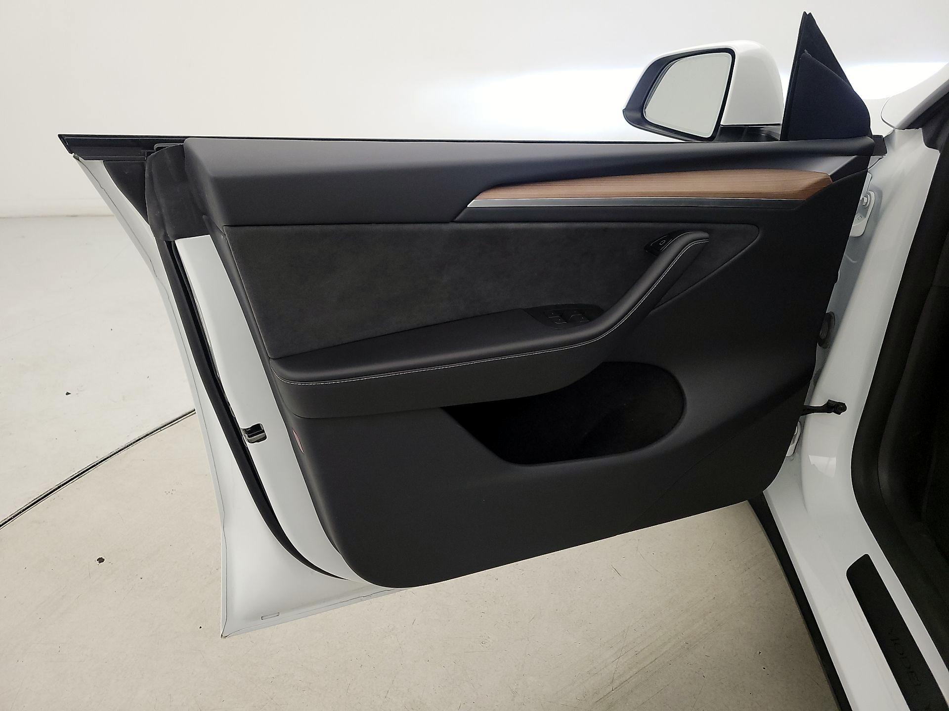 Thumbnail: 2023 Tesla Model Y - 12