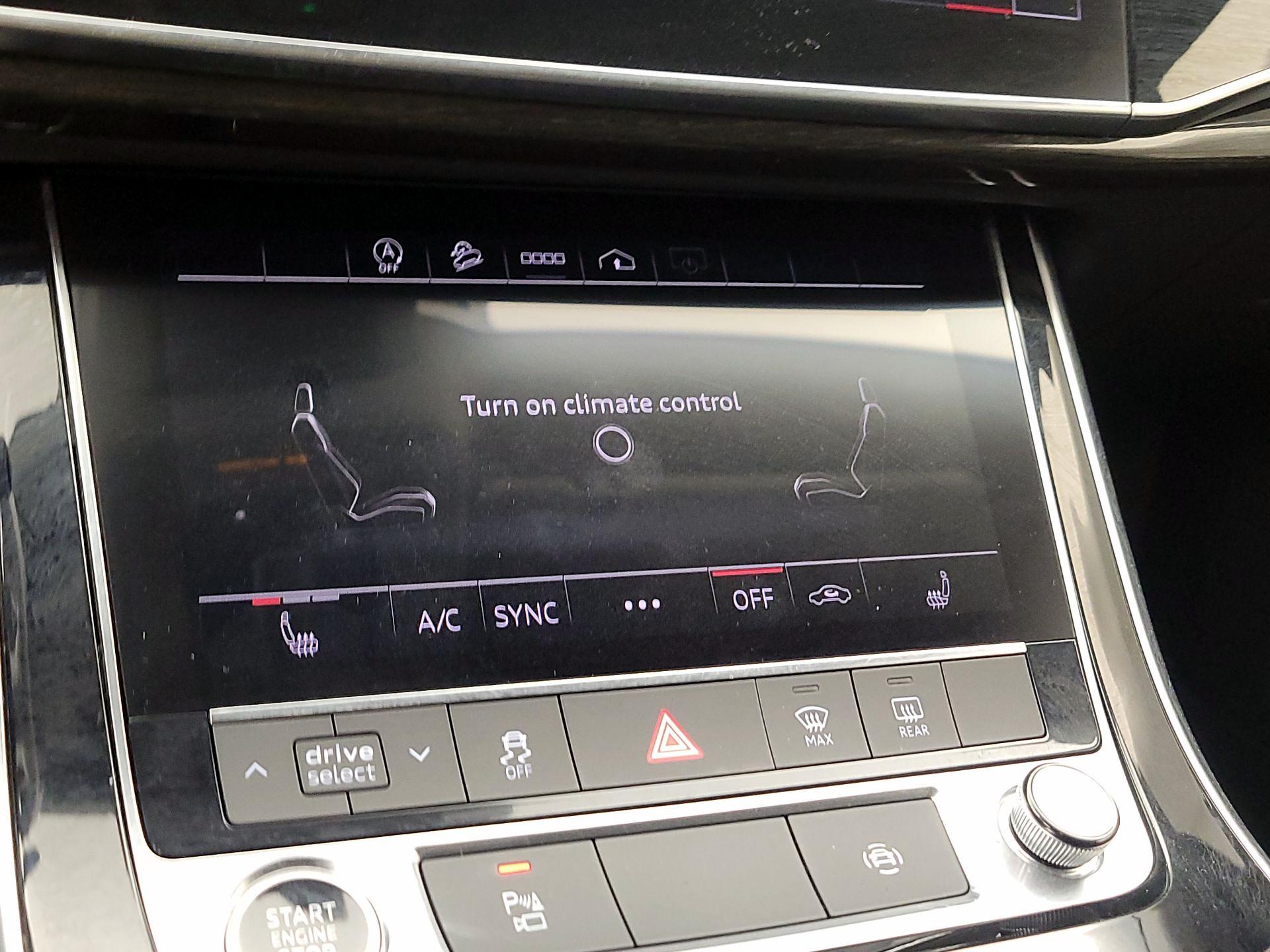 Thumbnail: 2021 Audi Q8 - 17