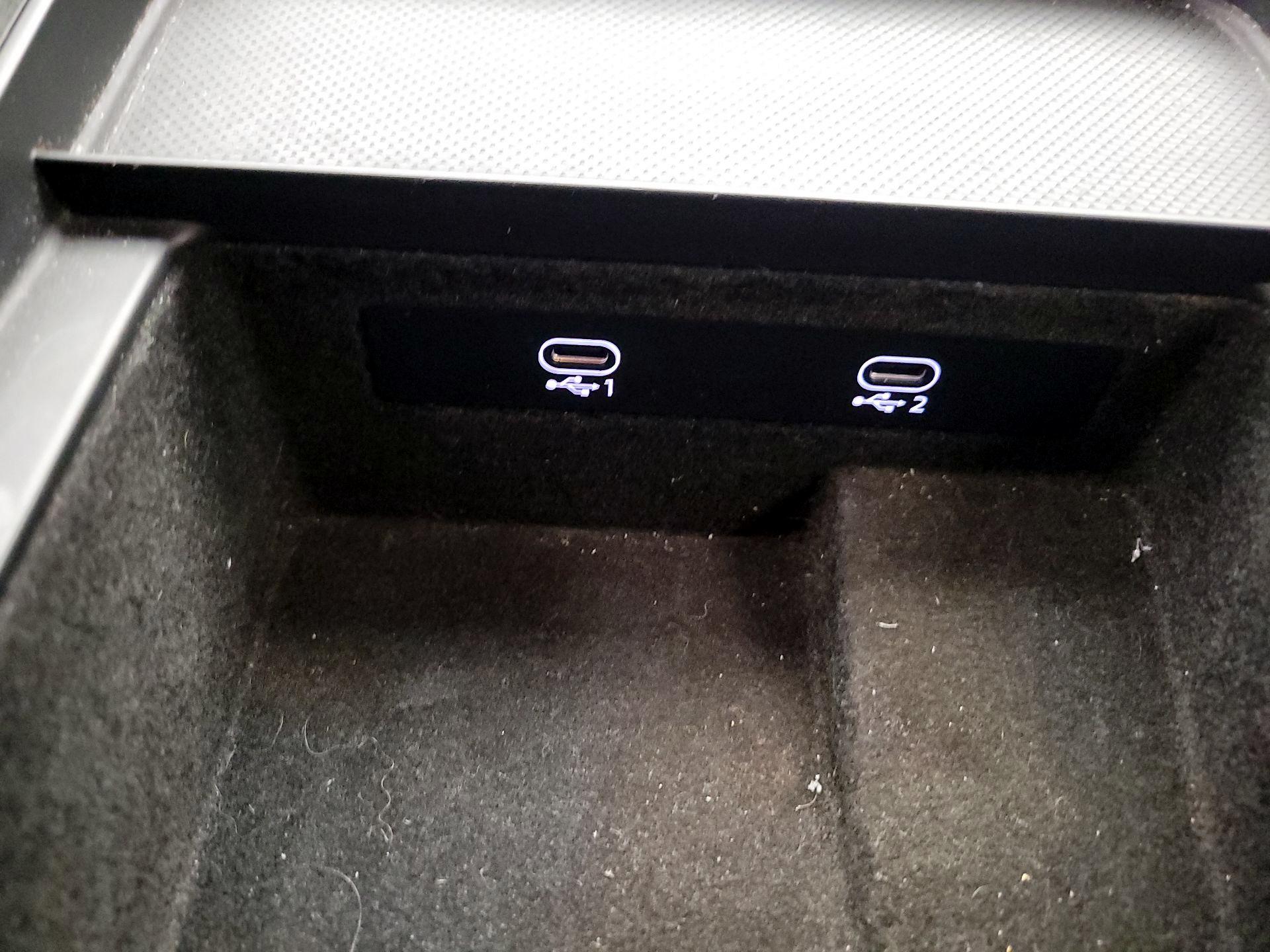 Thumbnail: 2021 Audi Q8 - 19