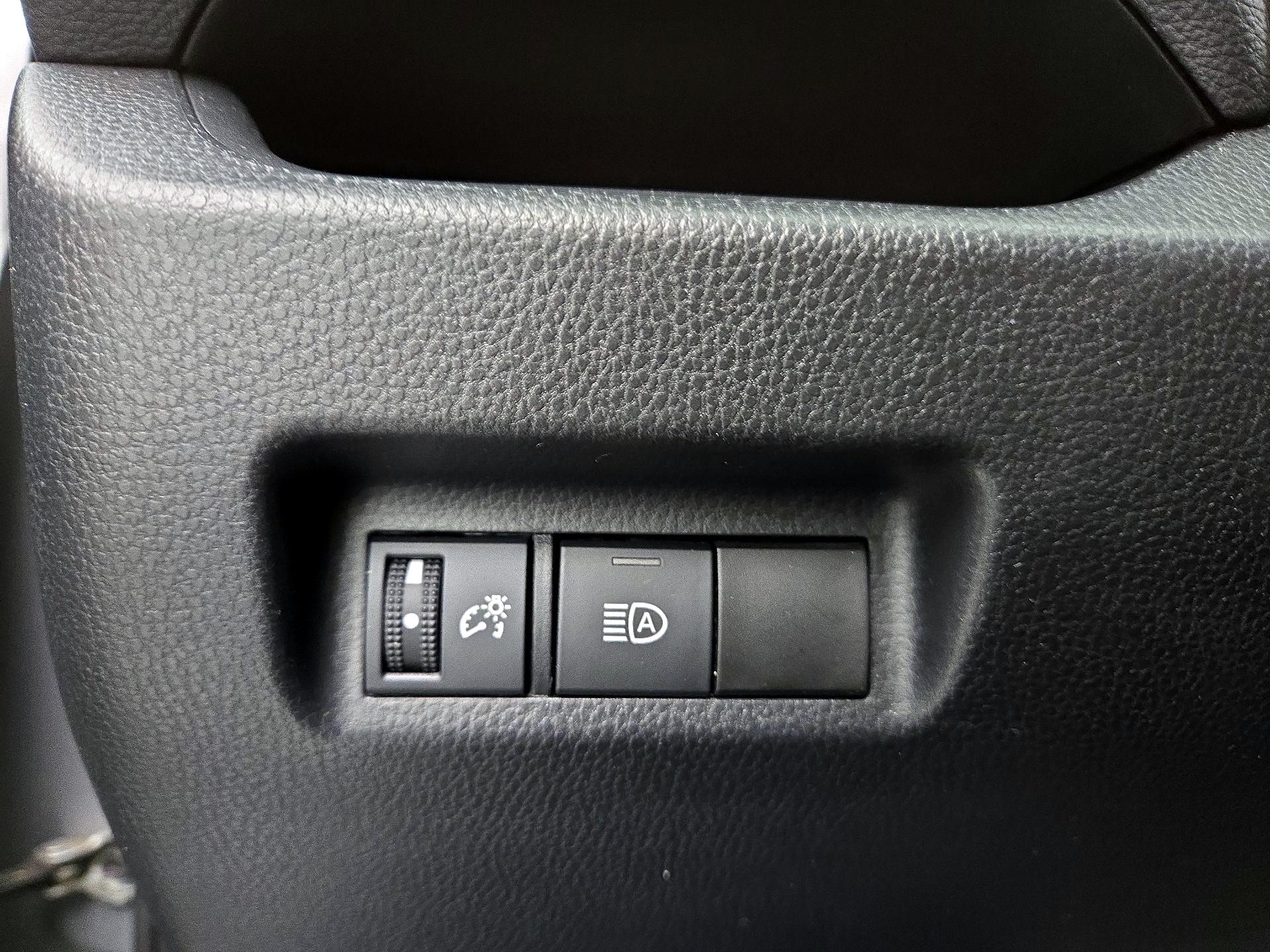 Thumbnail: 2022 Toyota RAV4 - 13