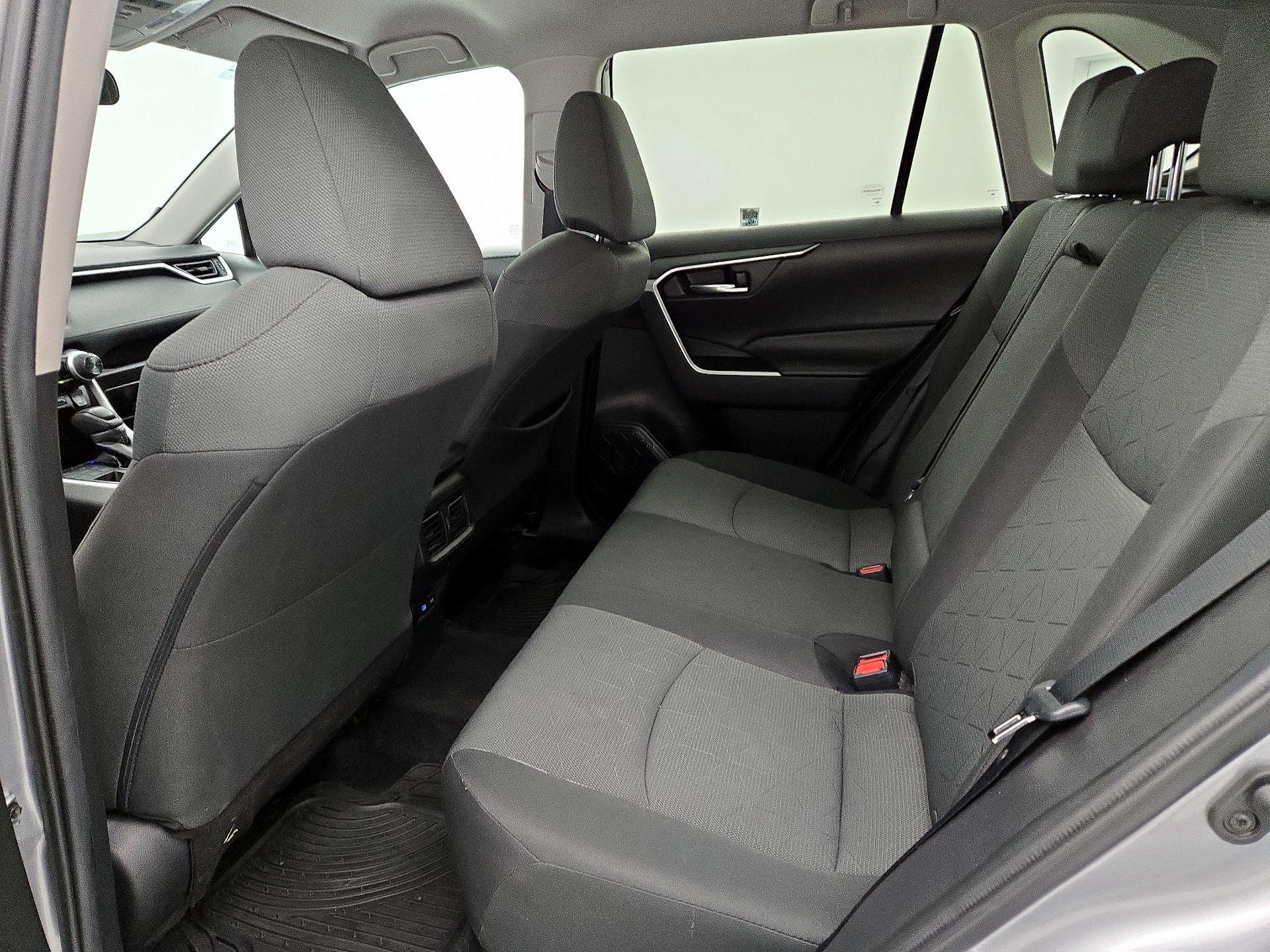 Thumbnail: 2022 Toyota RAV4 - 19