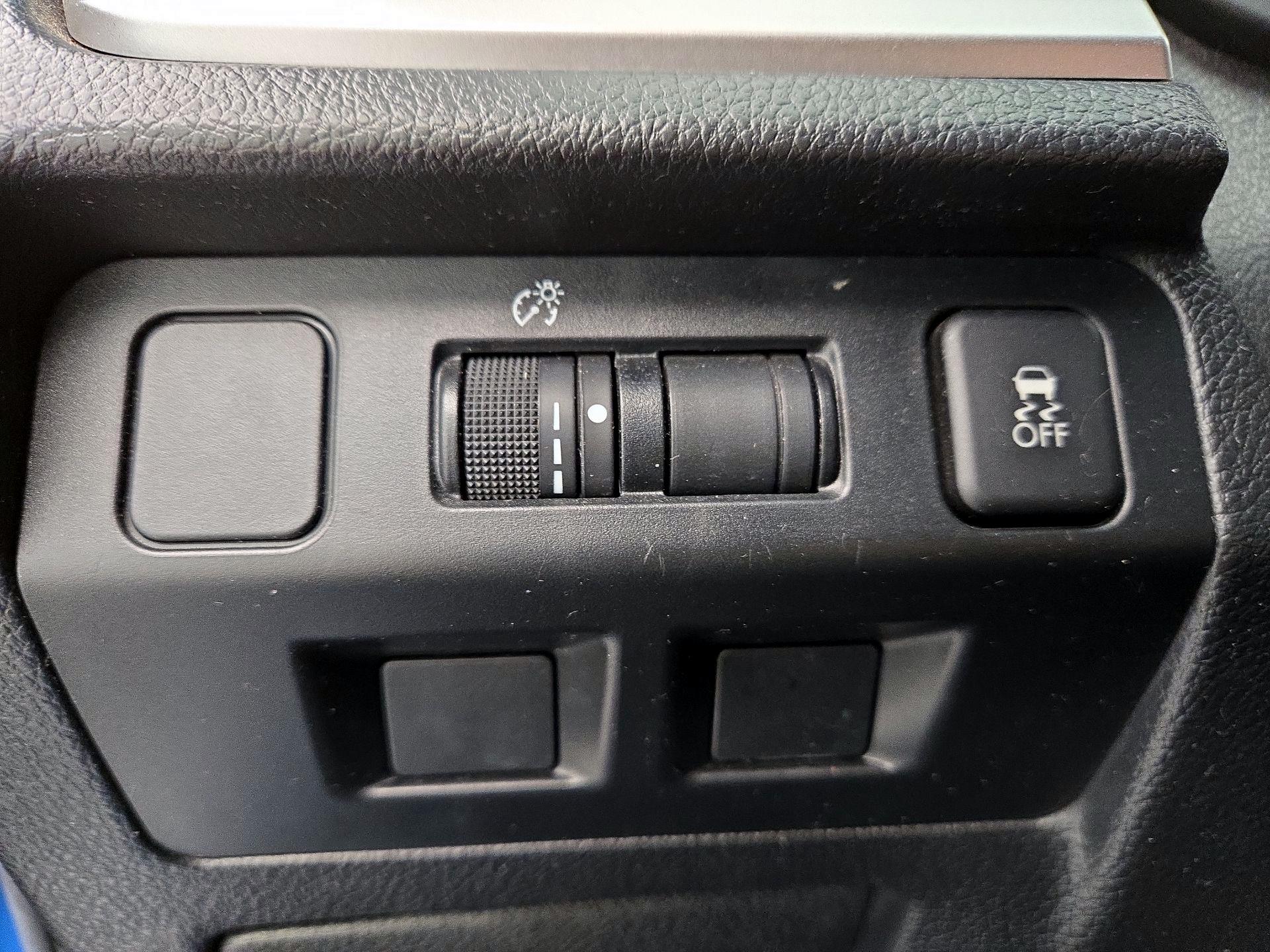 Thumbnail: 2017 Subaru Crosstrek - 13