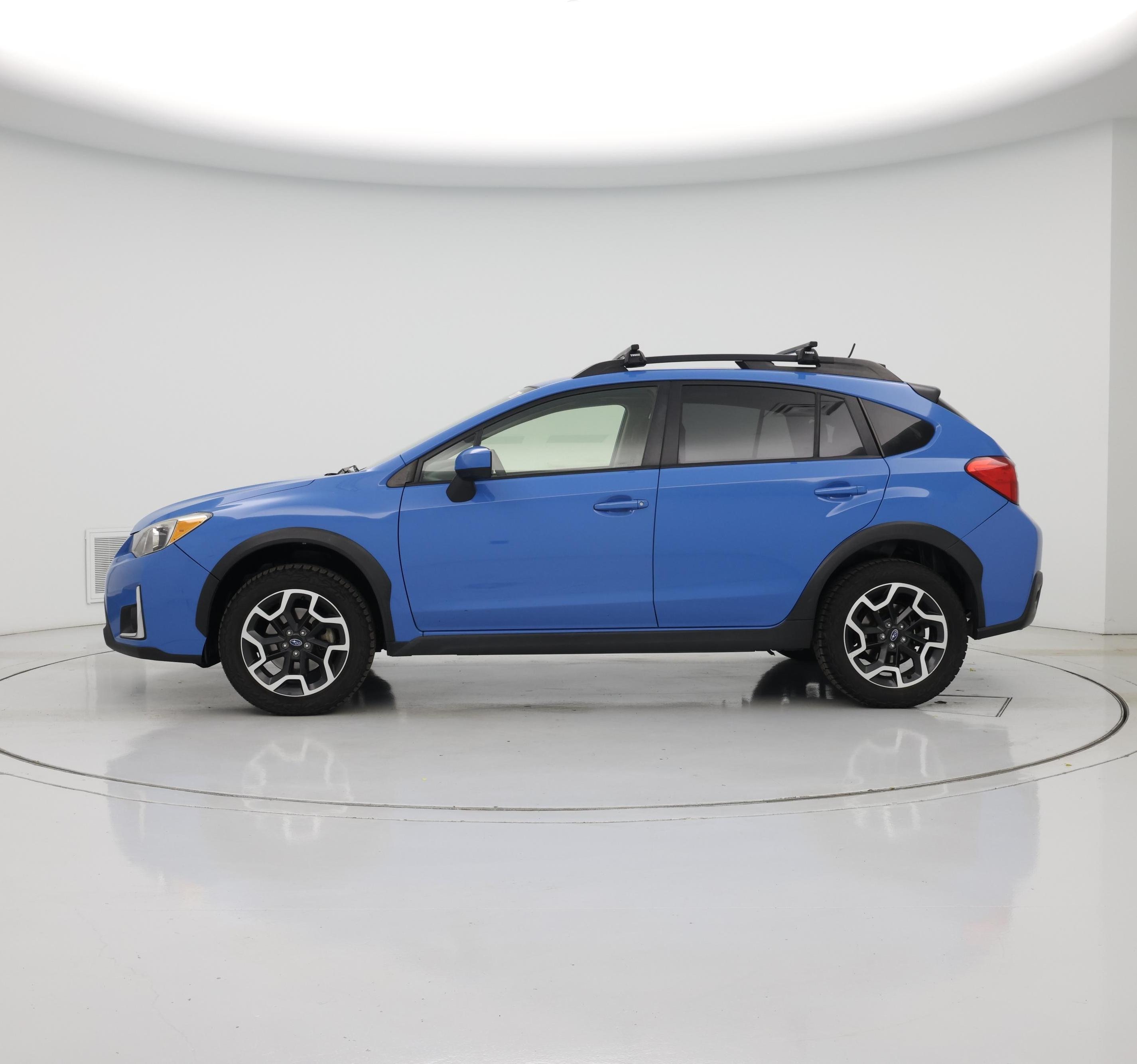 Thumbnail: 2017 Subaru Crosstrek - 3