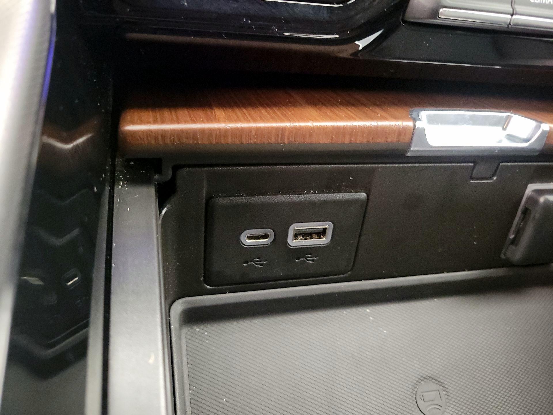 Thumbnail: 2022 GMC Yukon - 18