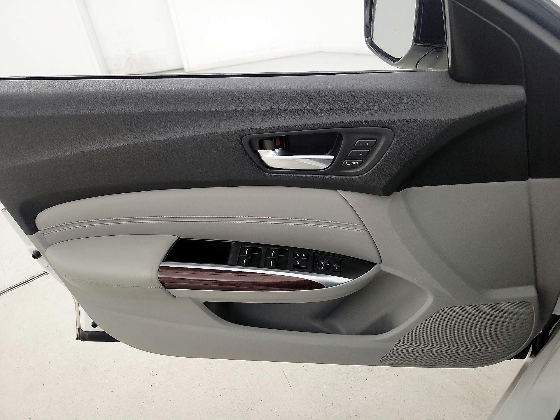 Thumbnail: 2017 Acura TLX - 12