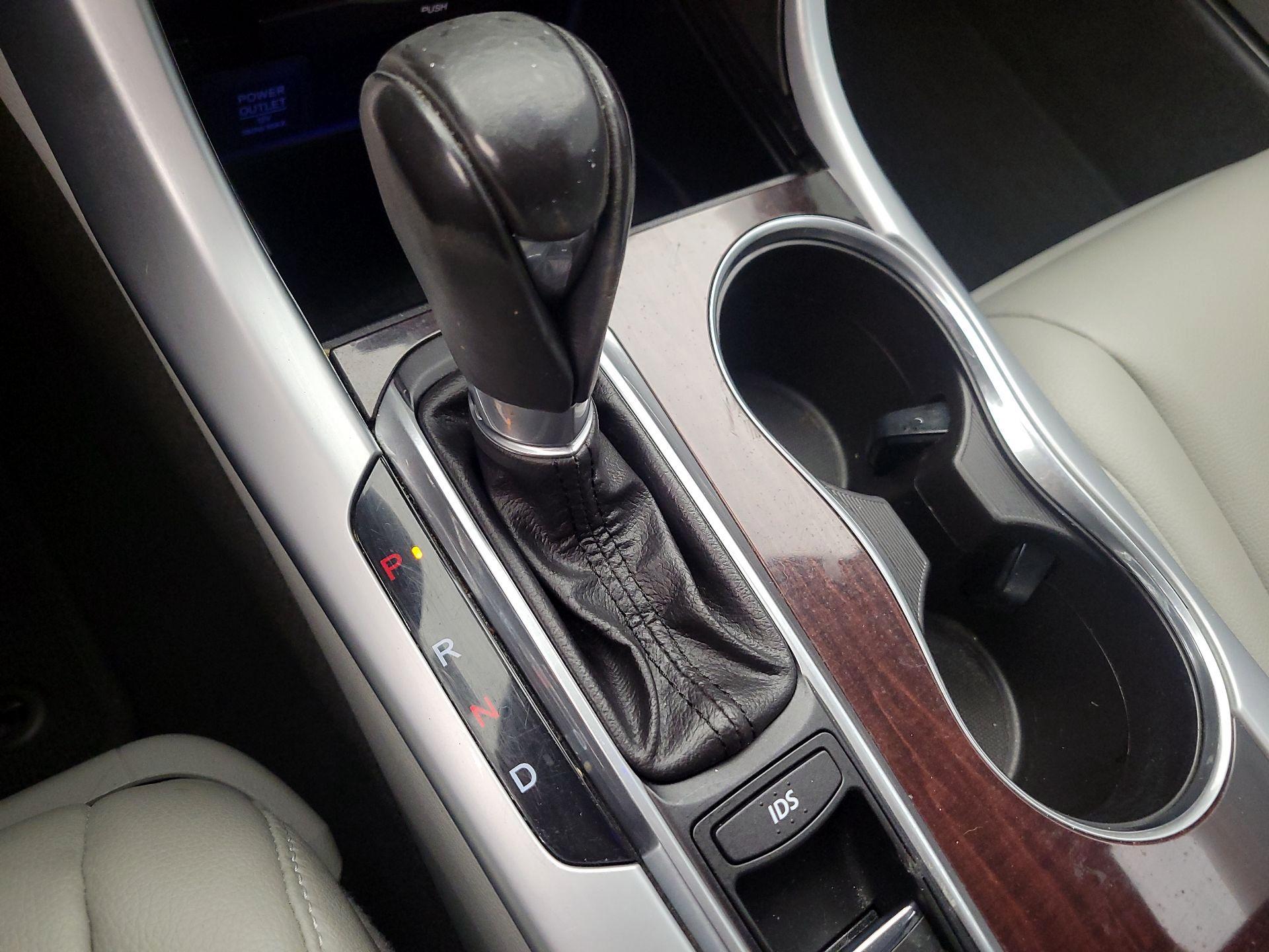 Thumbnail: 2017 Acura TLX - 17