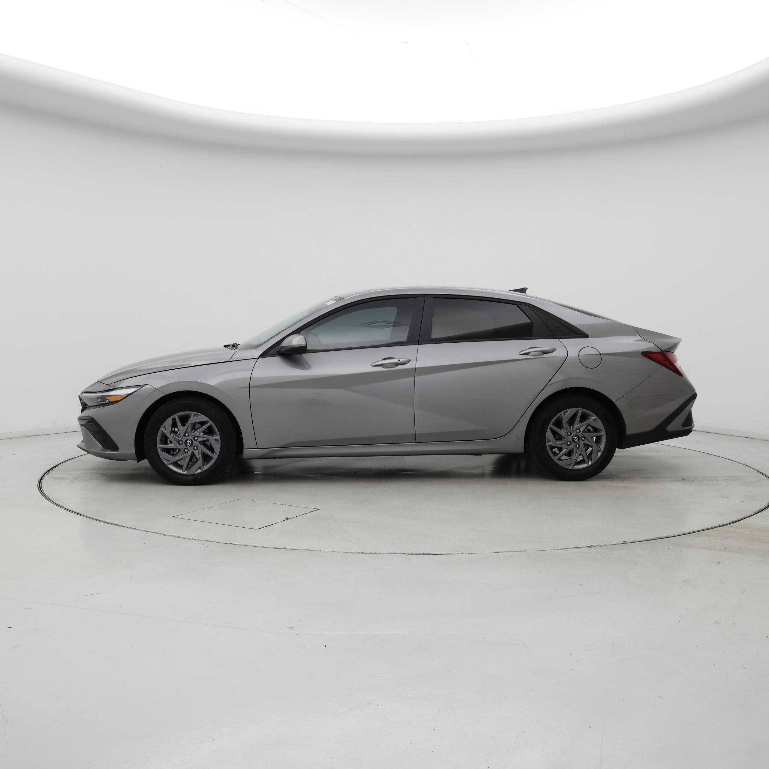 Thumbnail: 2024 Hyundai Elantra - 3