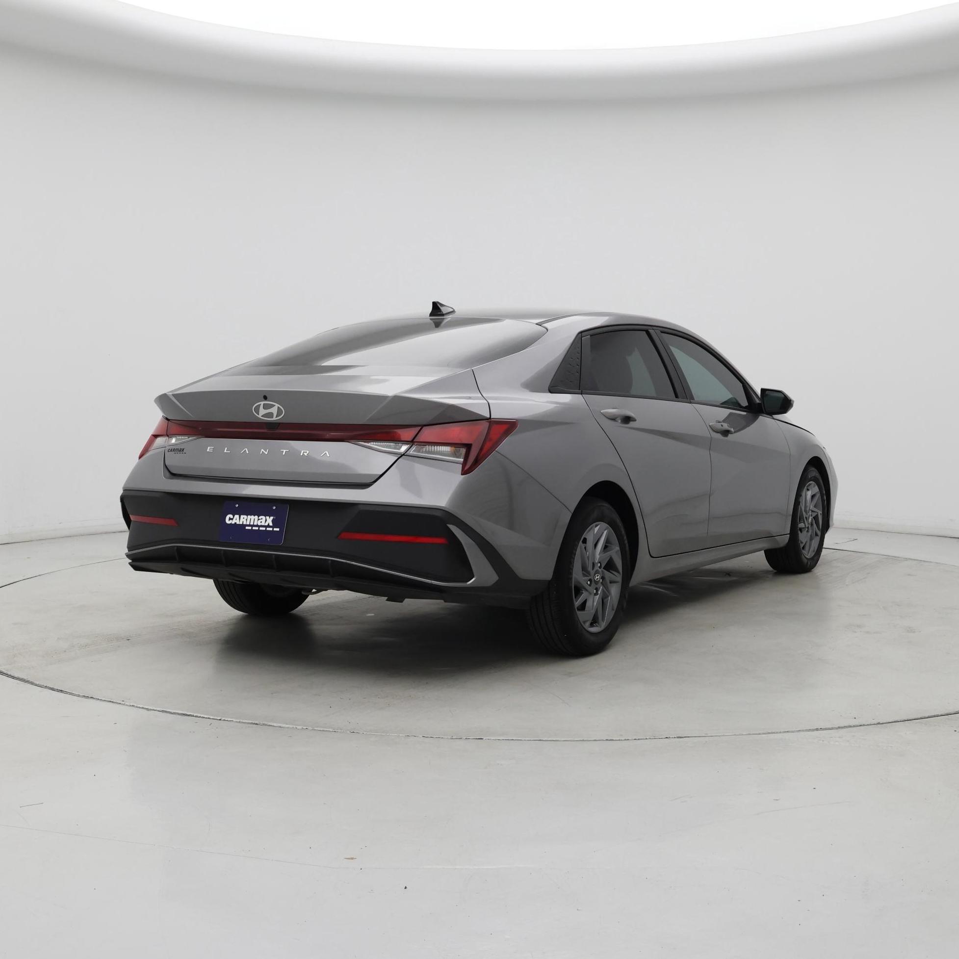 Thumbnail: 2024 Hyundai Elantra - 8