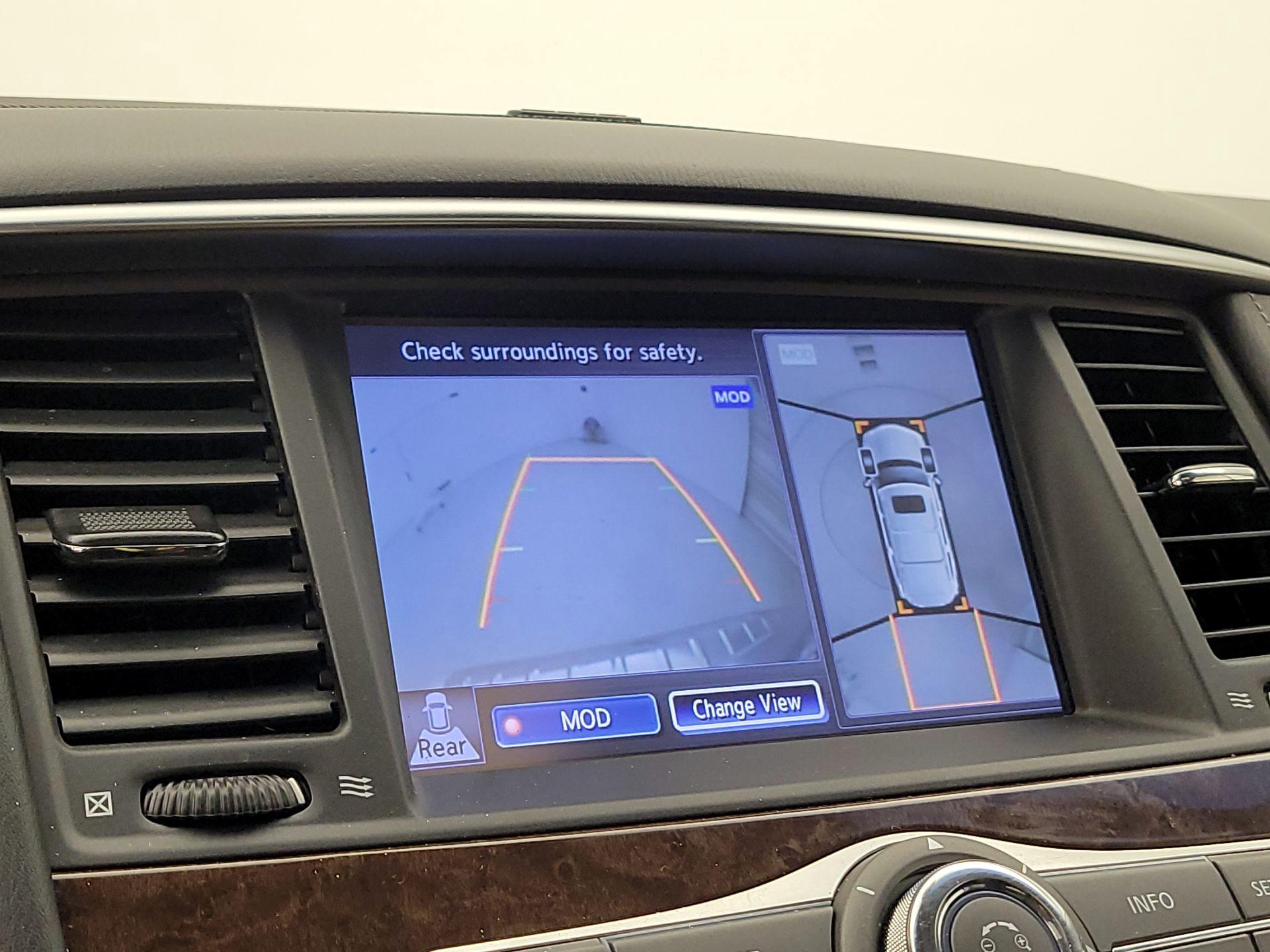 Thumbnail: 2016 INFINITI QX80 - 15