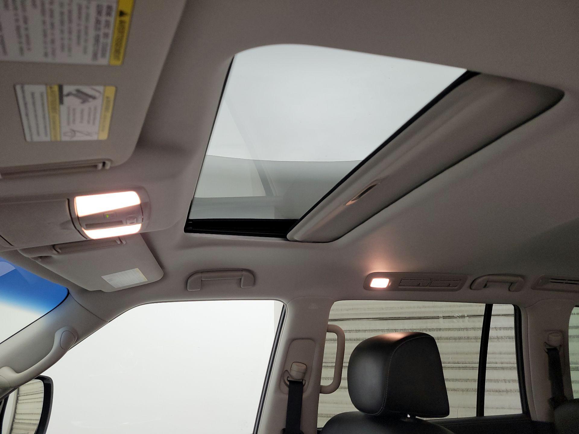 Thumbnail: 2016 INFINITI QX80 - 20