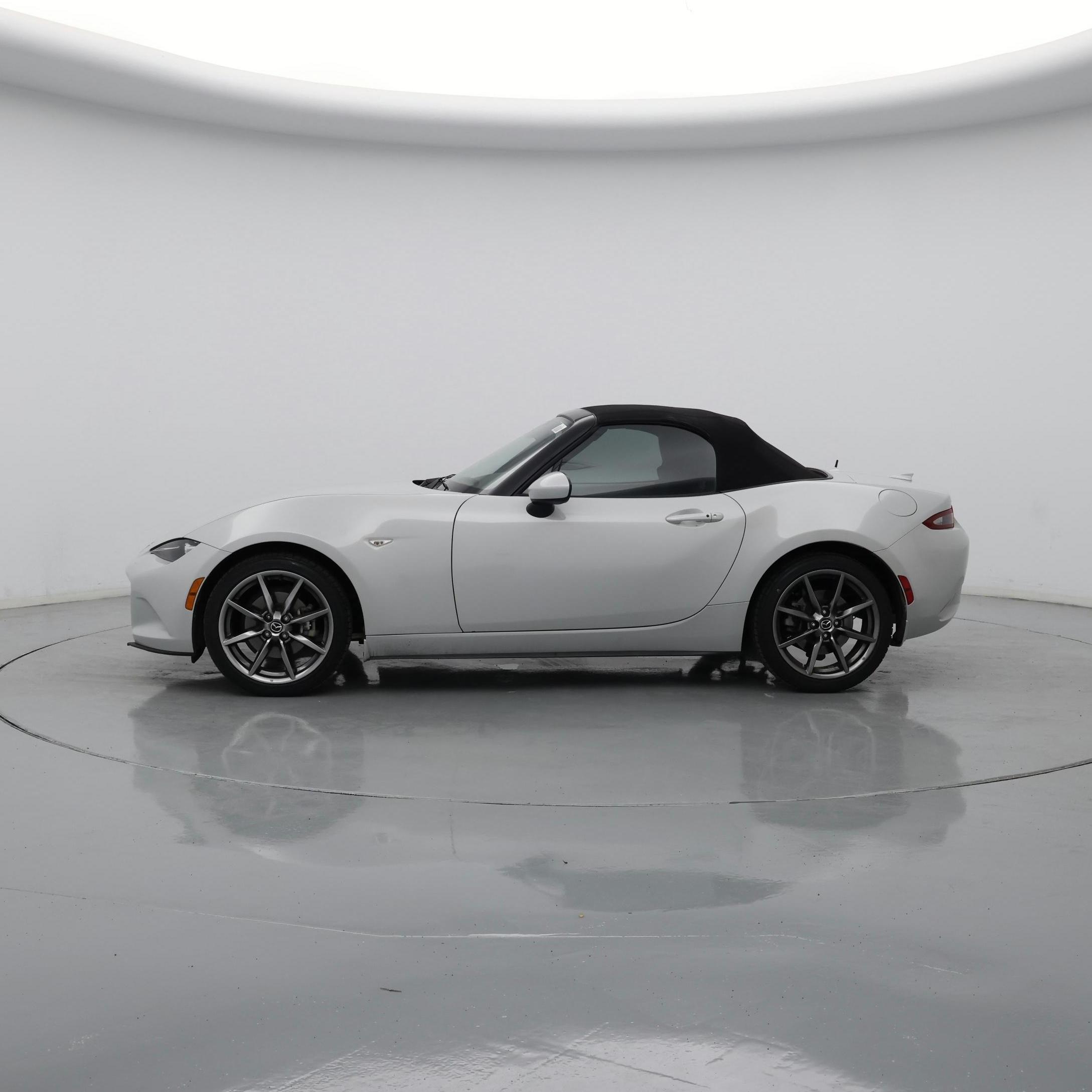 Thumbnail: 2016 Mazda MX-5 Miata - 3