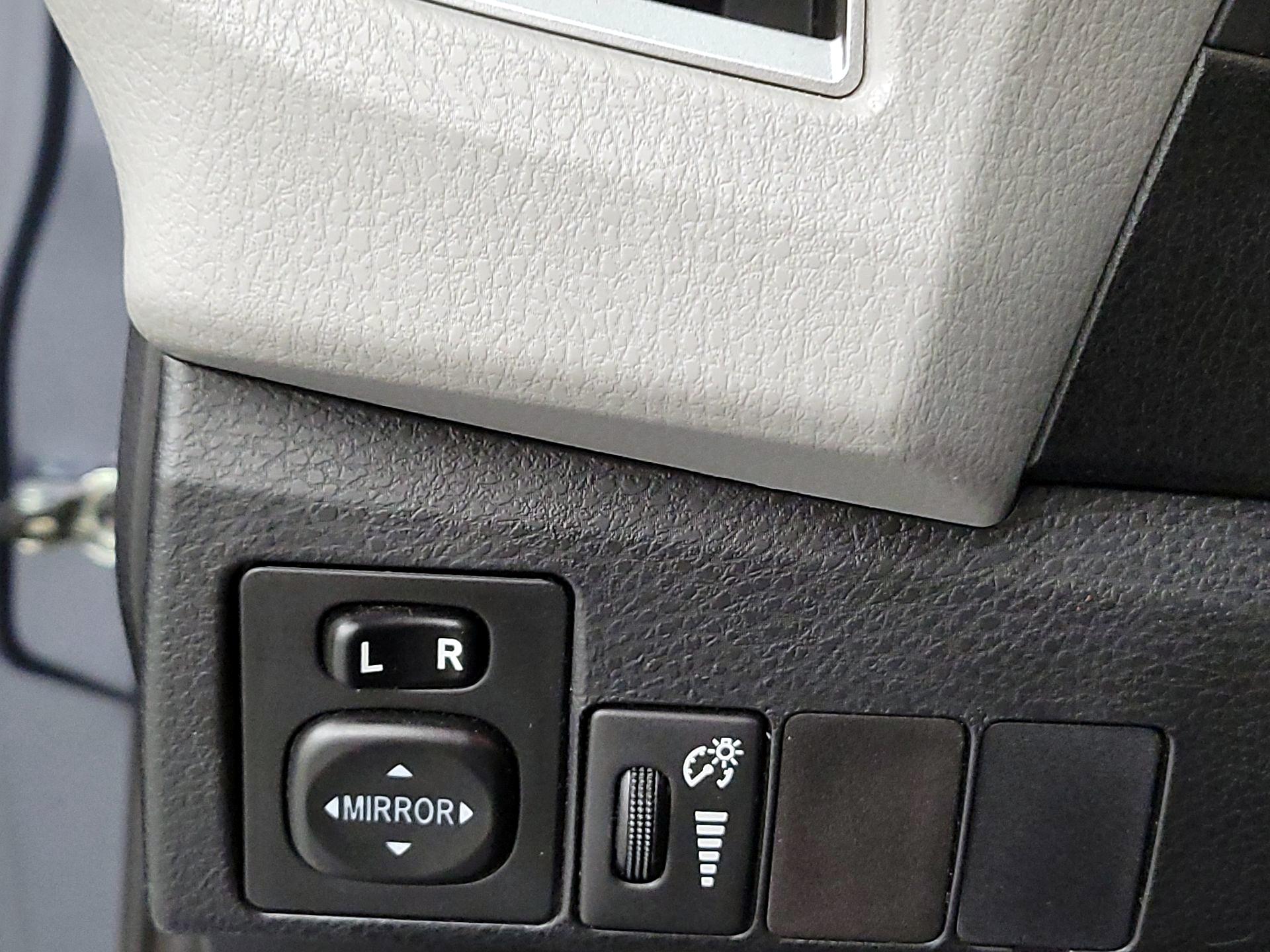 Thumbnail: 2015 Toyota Corolla - 13