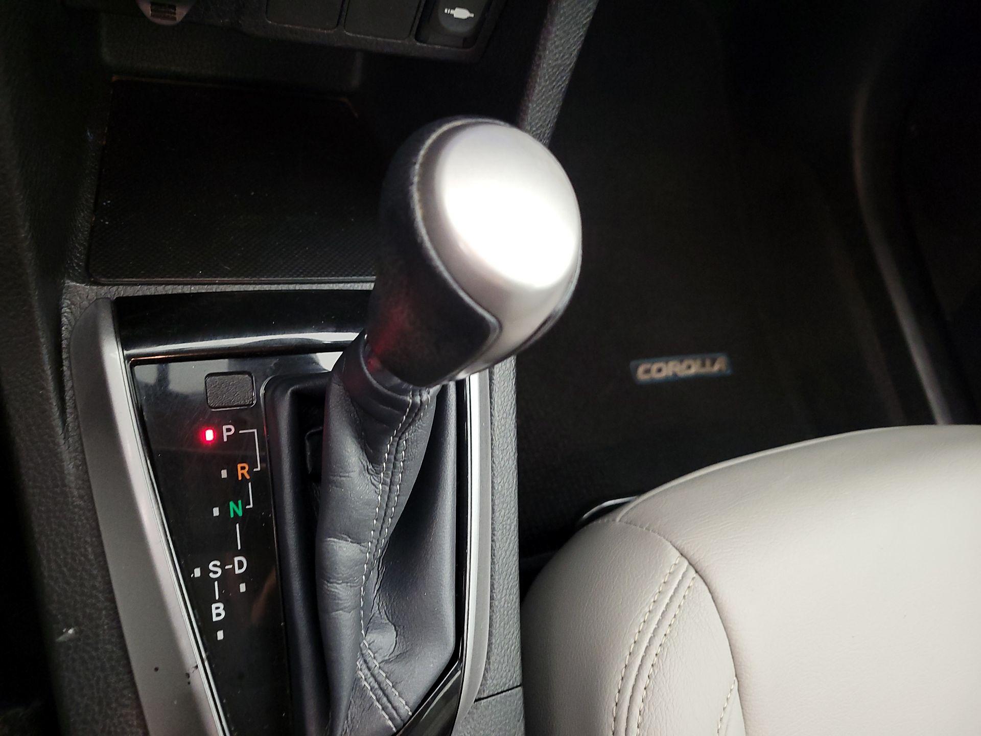 Thumbnail: 2015 Toyota Corolla - 17