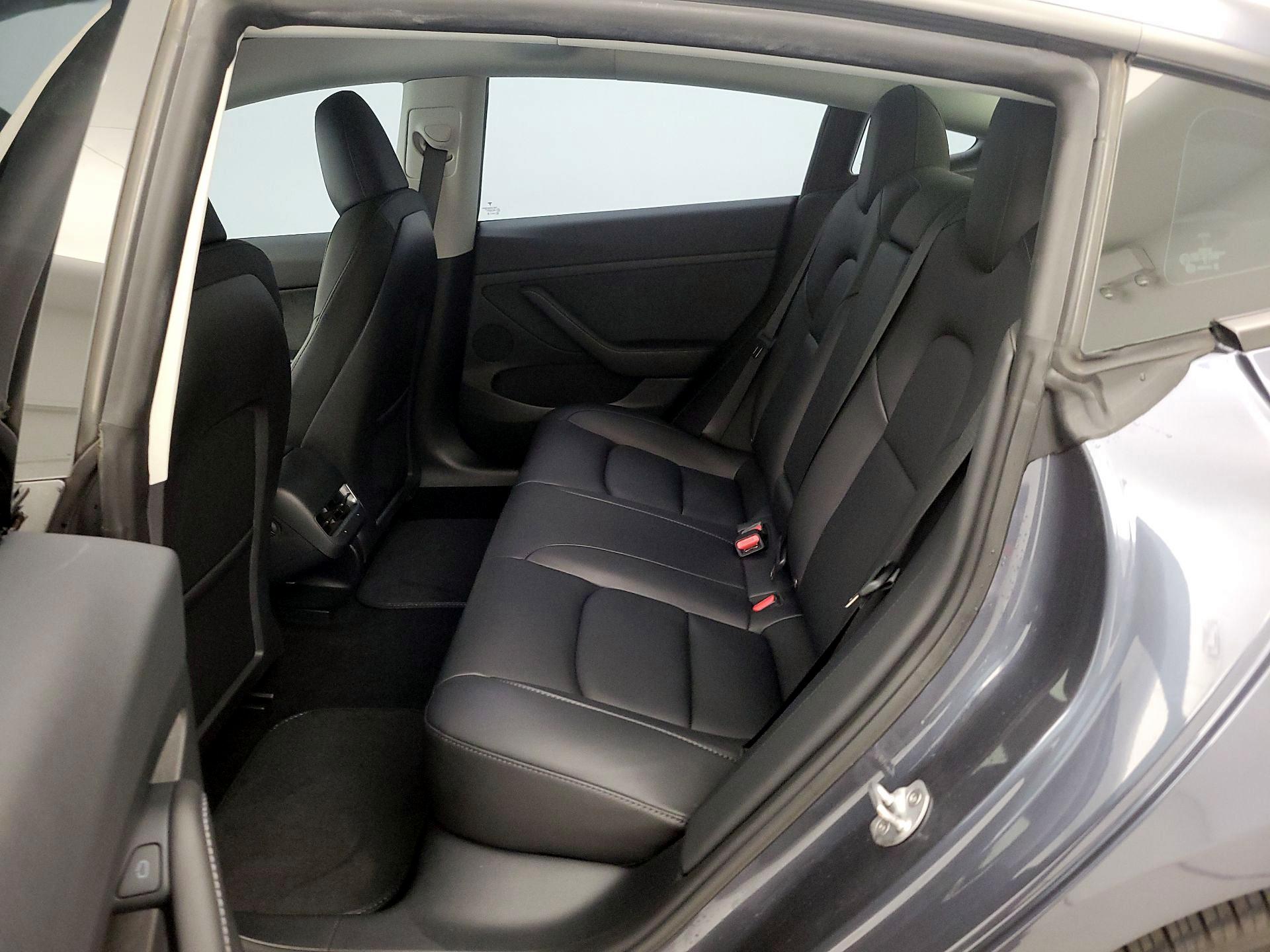 Thumbnail: 2023 Tesla Model 3 - 19