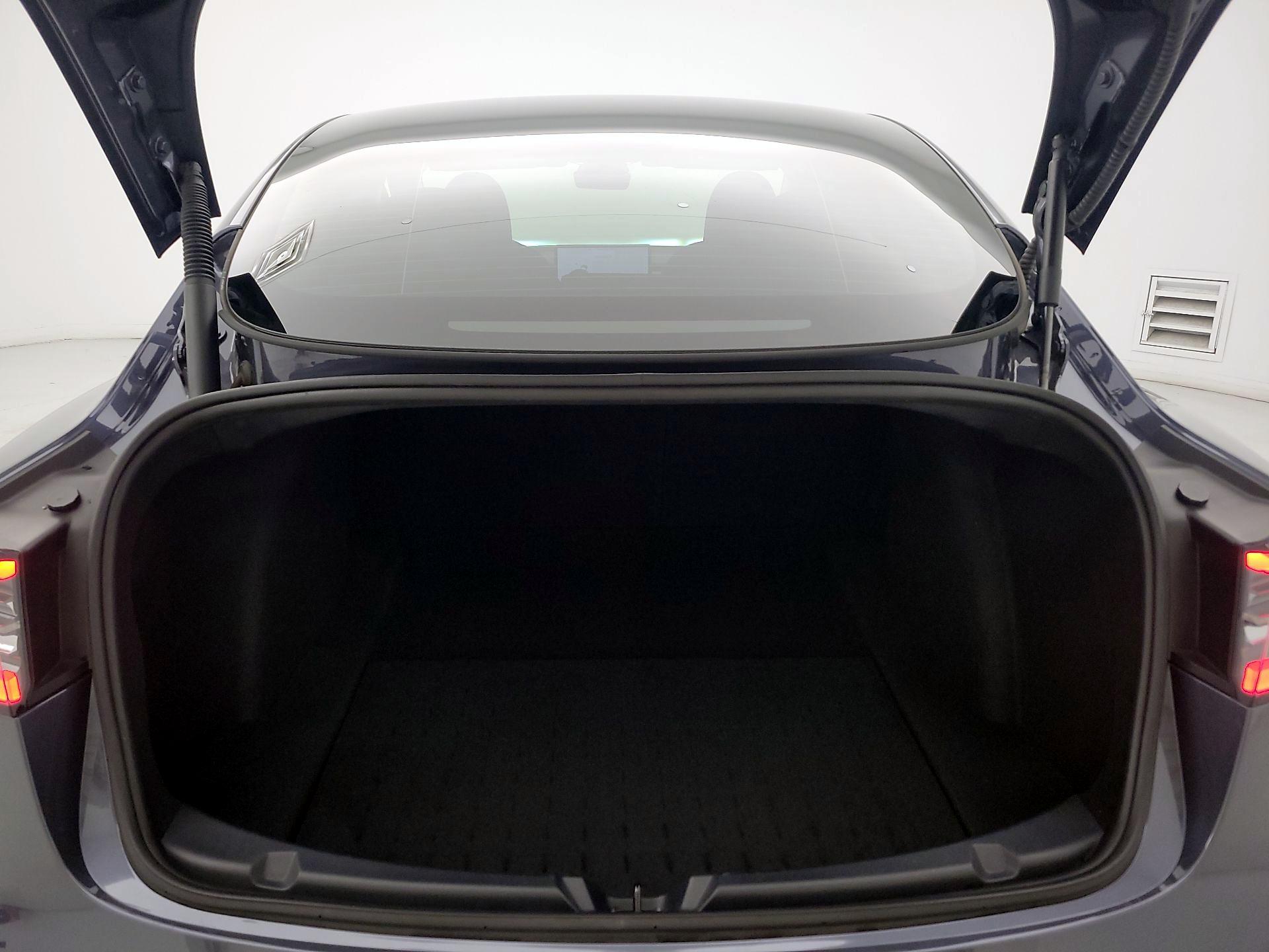 Thumbnail: 2023 Tesla Model 3 - 20