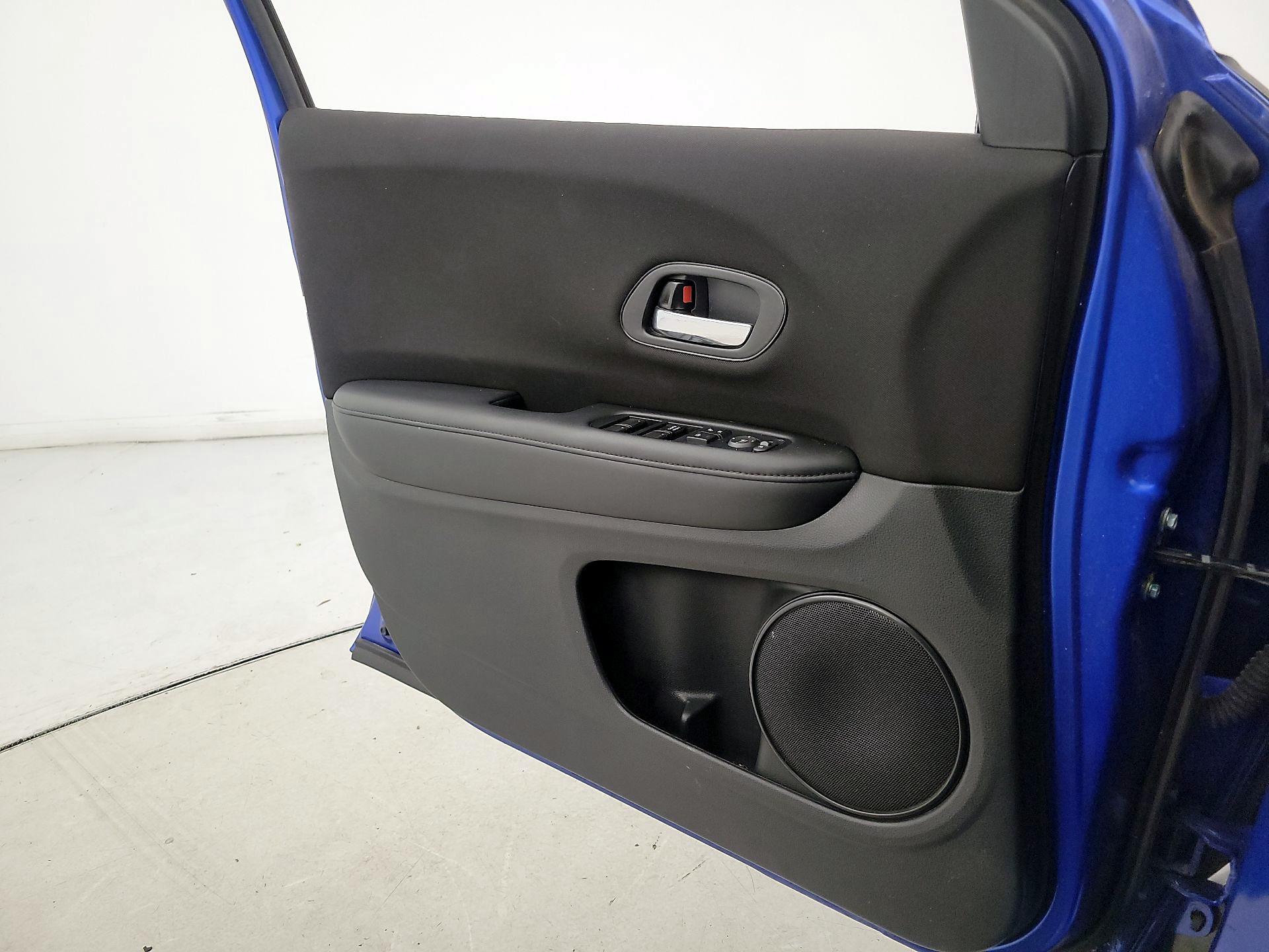 Thumbnail: 2018 Honda HR-V - 12