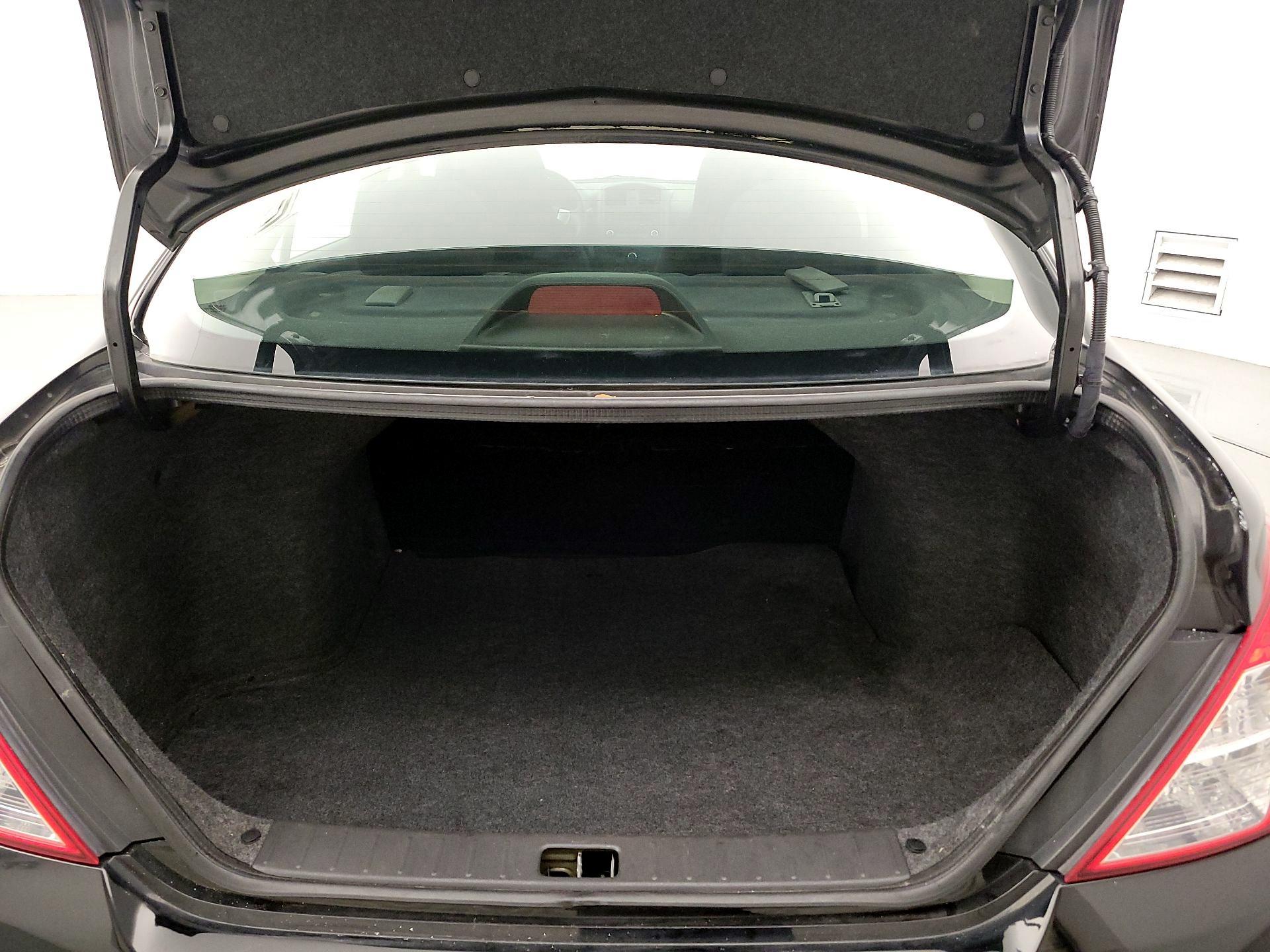 Thumbnail: 2017 Nissan Versa - 18