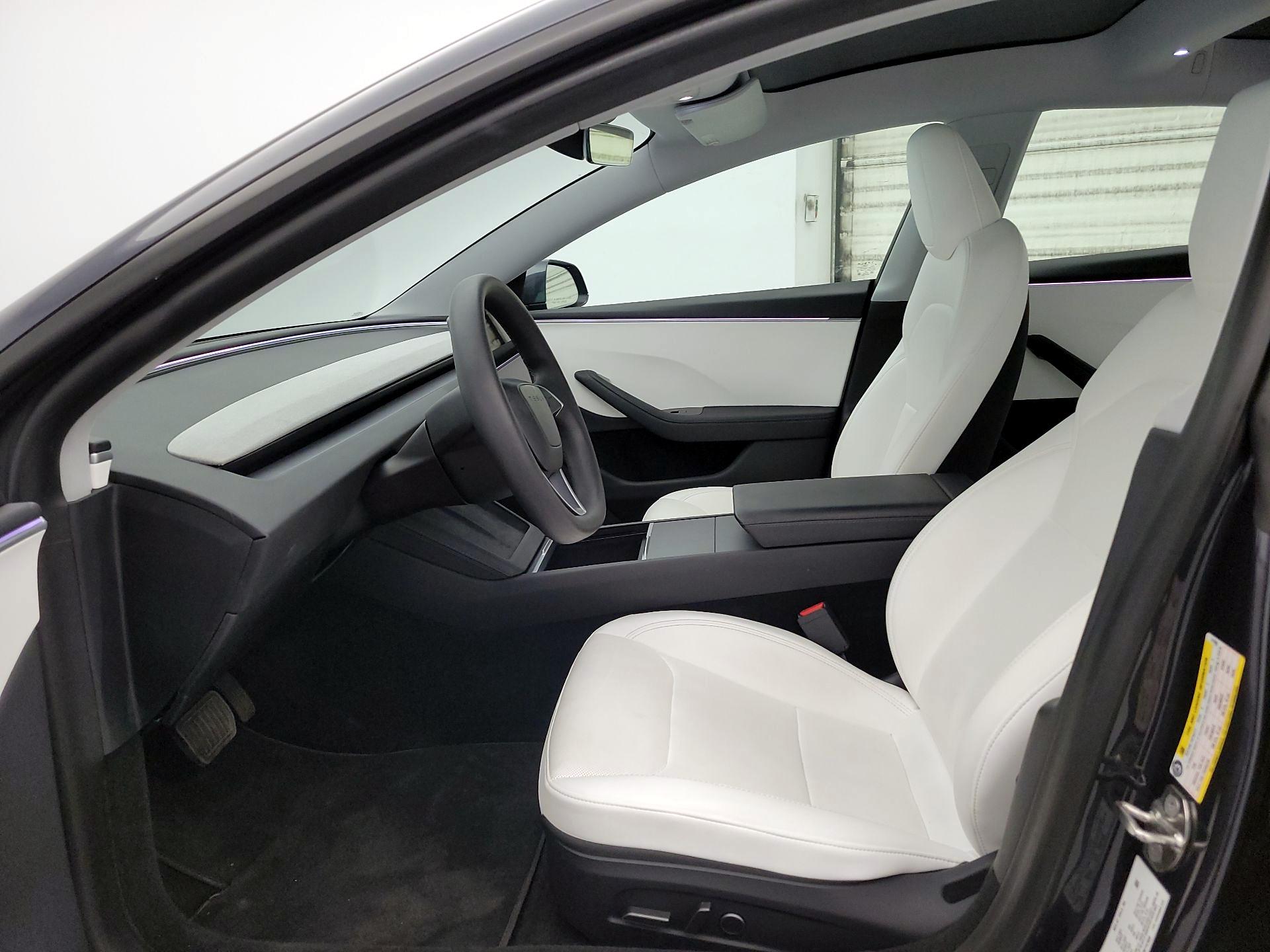 Thumbnail: 2024 Tesla Model 3 - 11