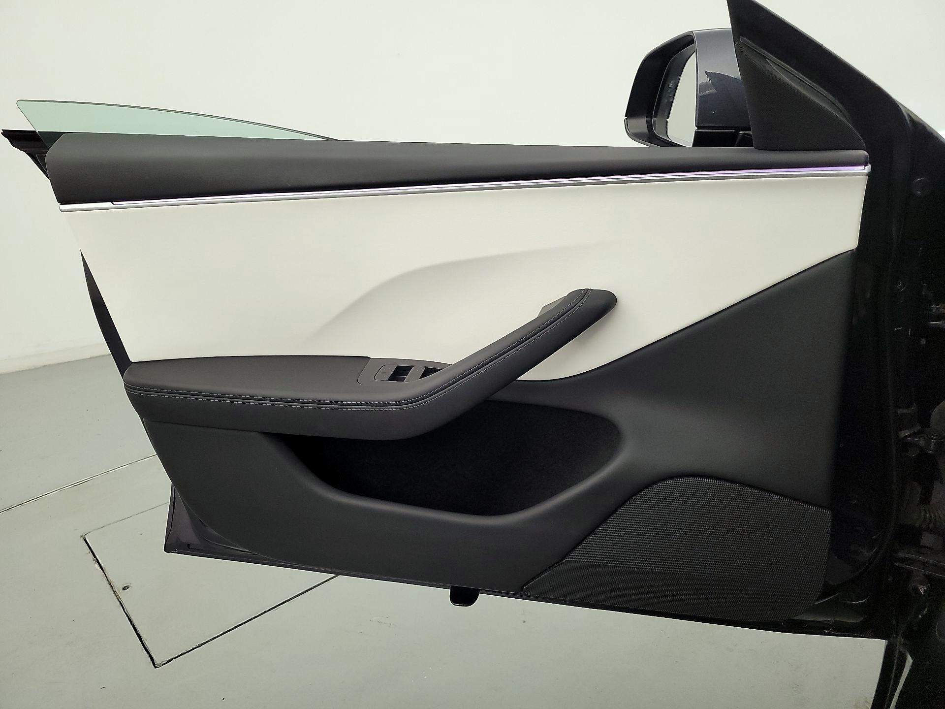 Thumbnail: 2024 Tesla Model 3 - 12