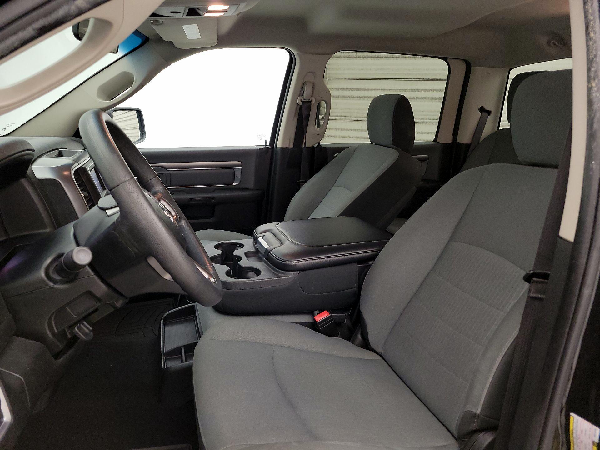 Thumbnail: 2021 RAM 1500 Classic - 11