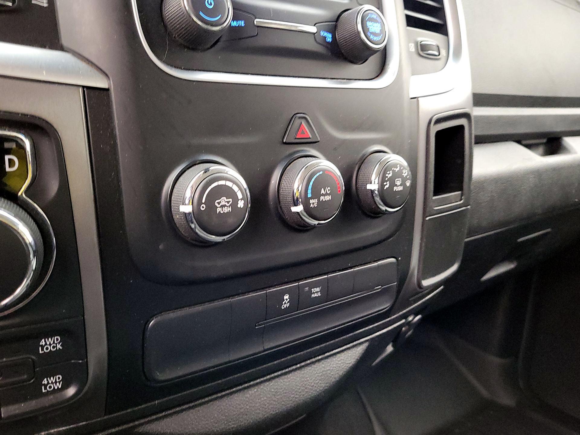 Thumbnail: 2021 RAM 1500 Classic - 16