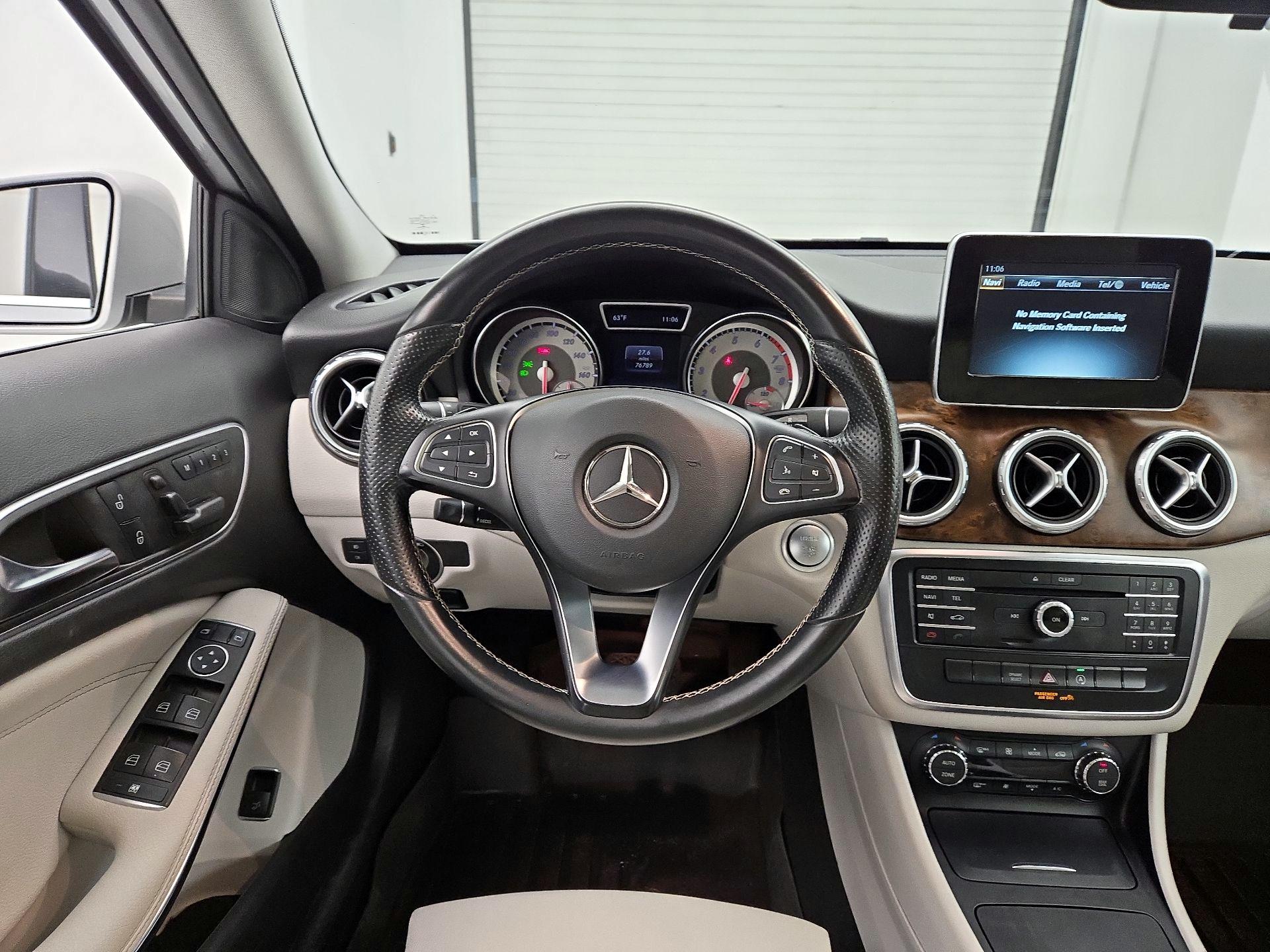 Thumbnail: 2016 Mercedes-Benz GLA - 10