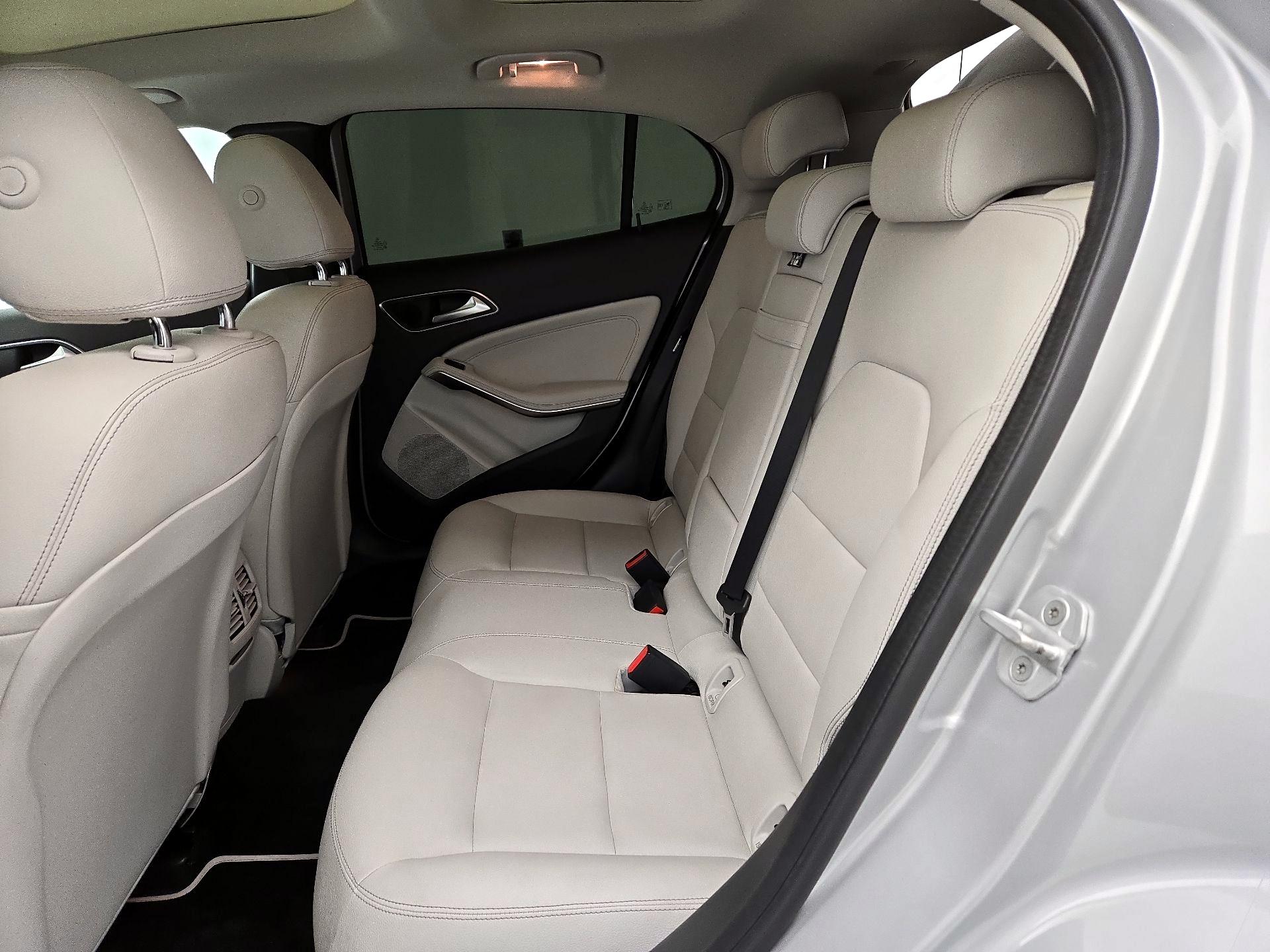 Thumbnail: 2016 Mercedes-Benz GLA - 20