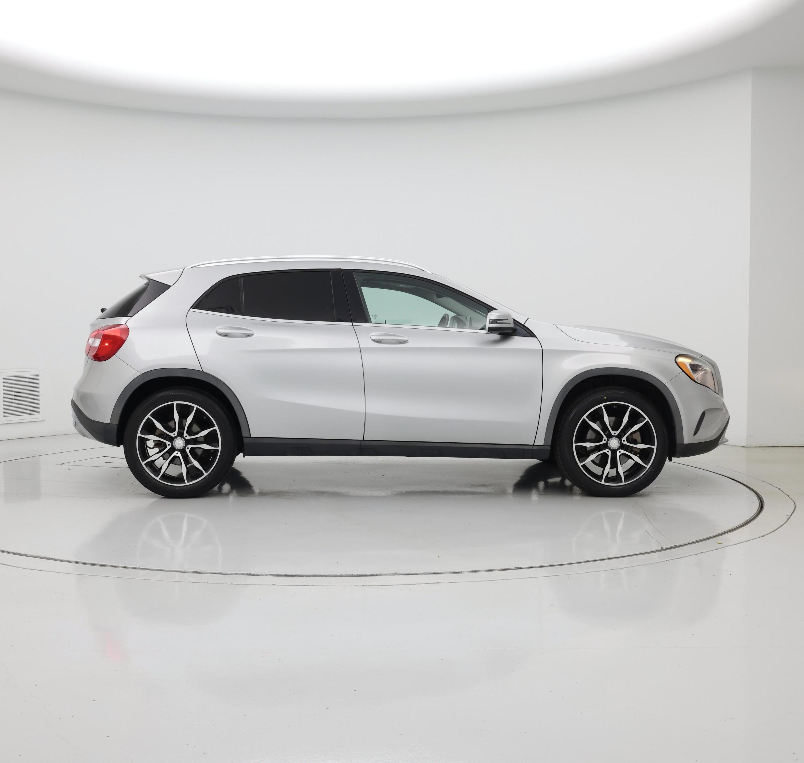 Thumbnail: 2016 Mercedes-Benz GLA - 7