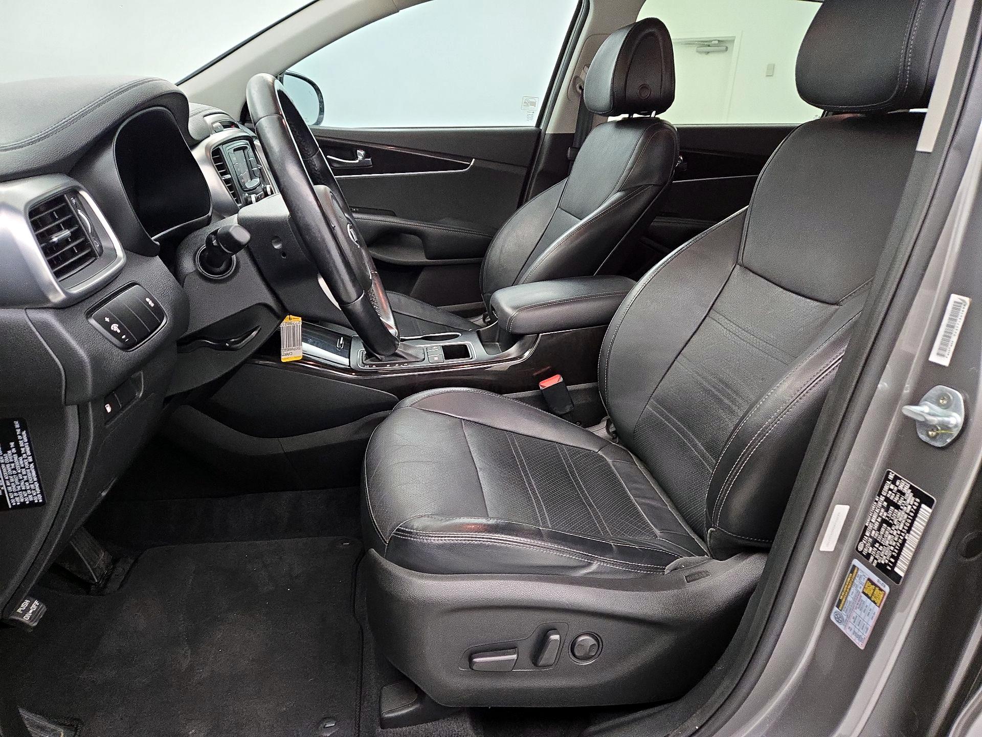 Thumbnail: 2016 Kia Sorento - 11